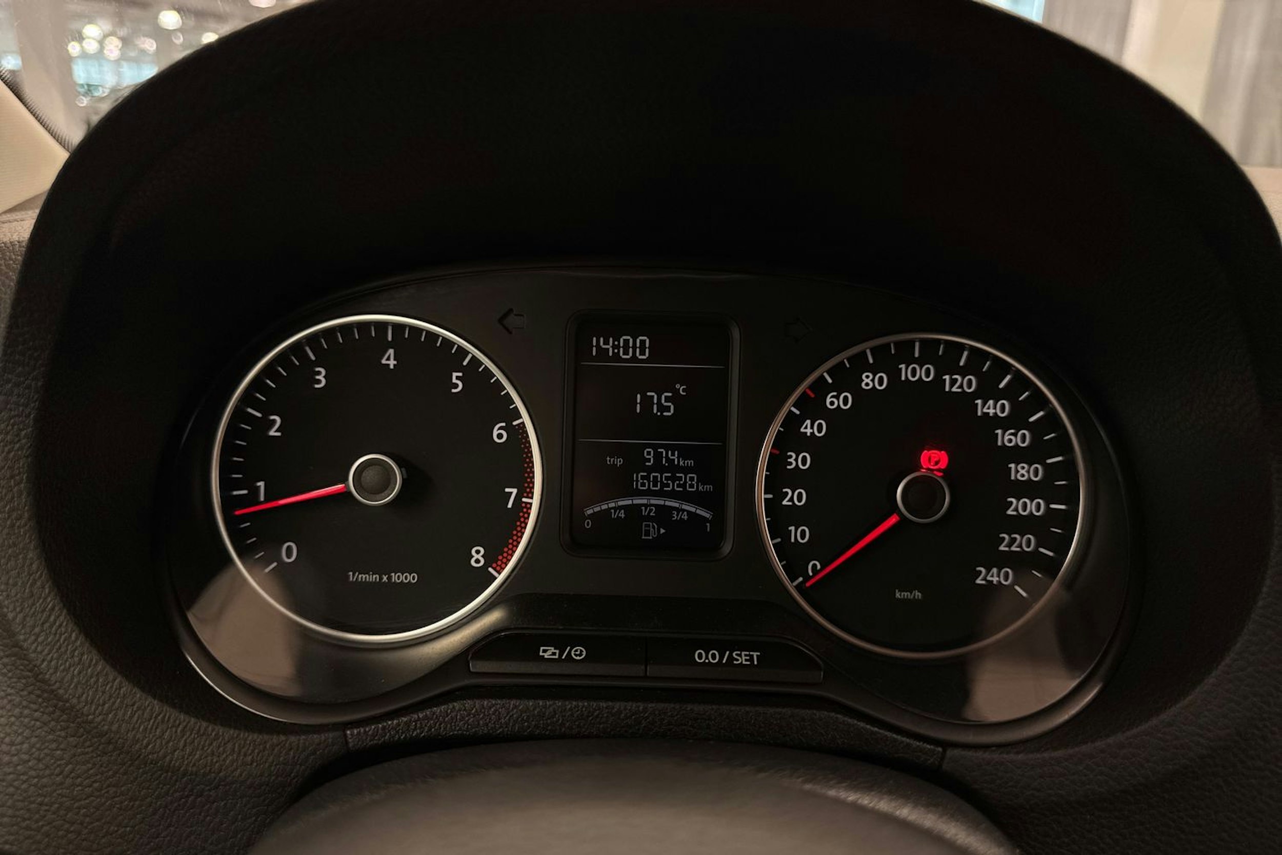 punainen Volkswagen Polo 2014 kuva 15.
