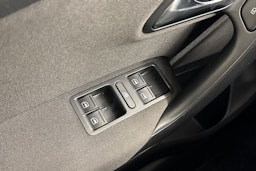 punainen Volkswagen Polo 2014 kuva 18.