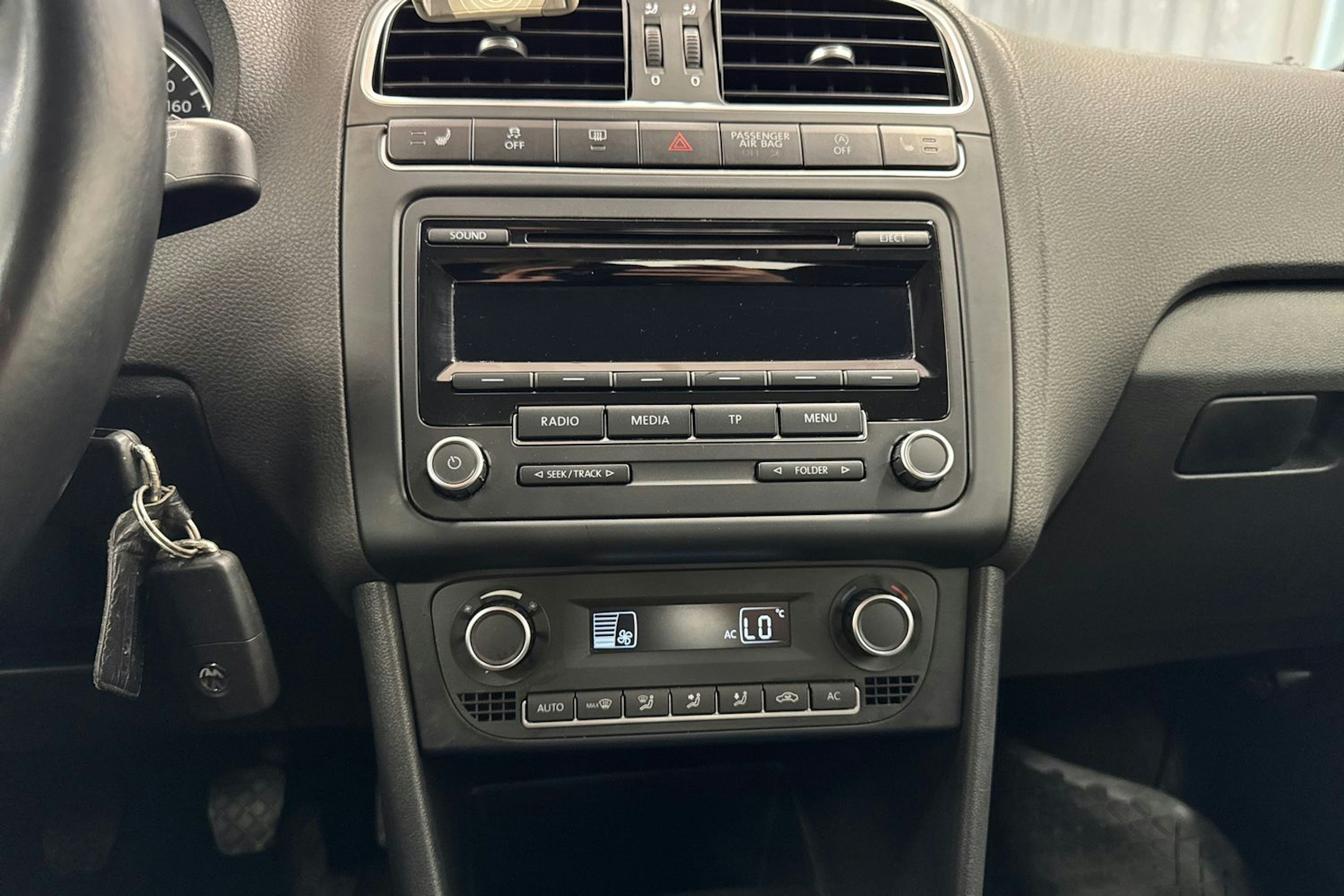 punainen Volkswagen Polo 2014 kuva 20.