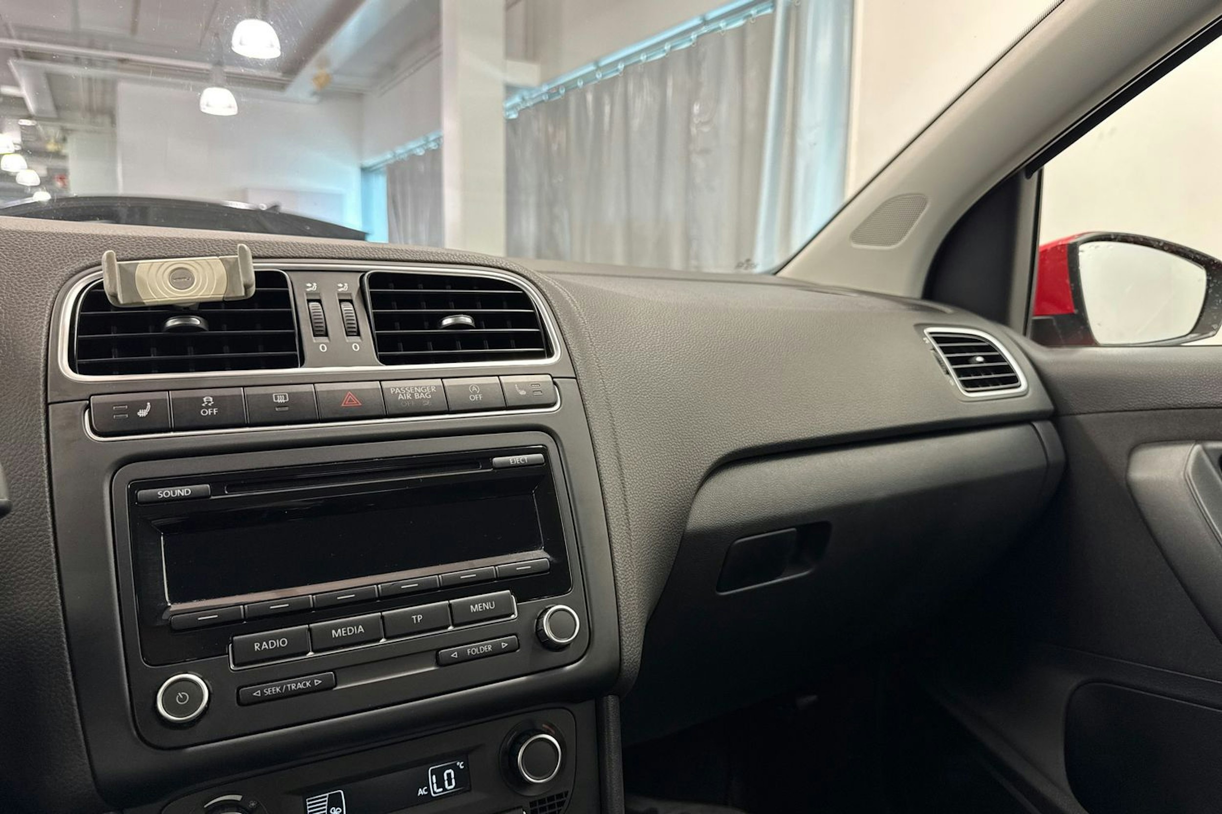 punainen Volkswagen Polo 2014 kuva 21.