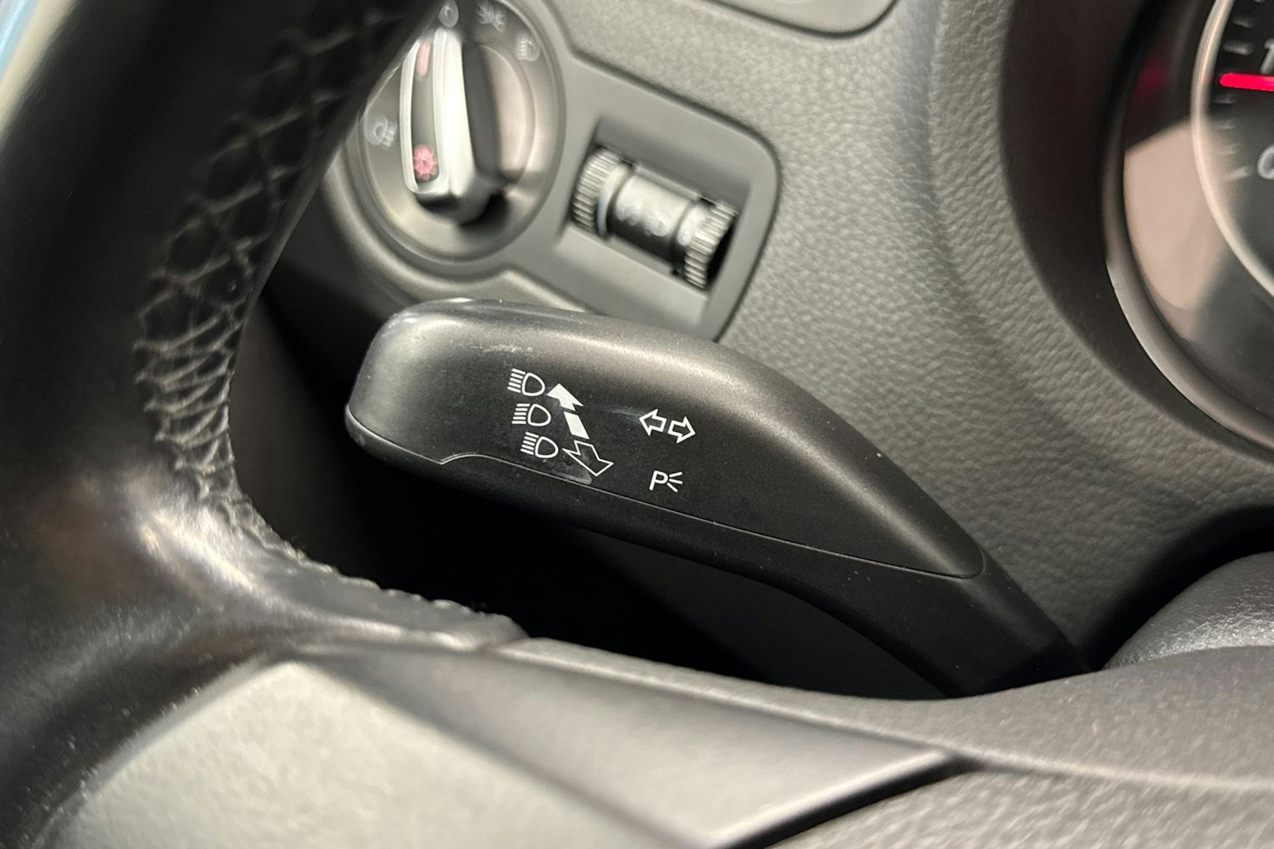 punainen Volkswagen Polo 2014 kuva 22.