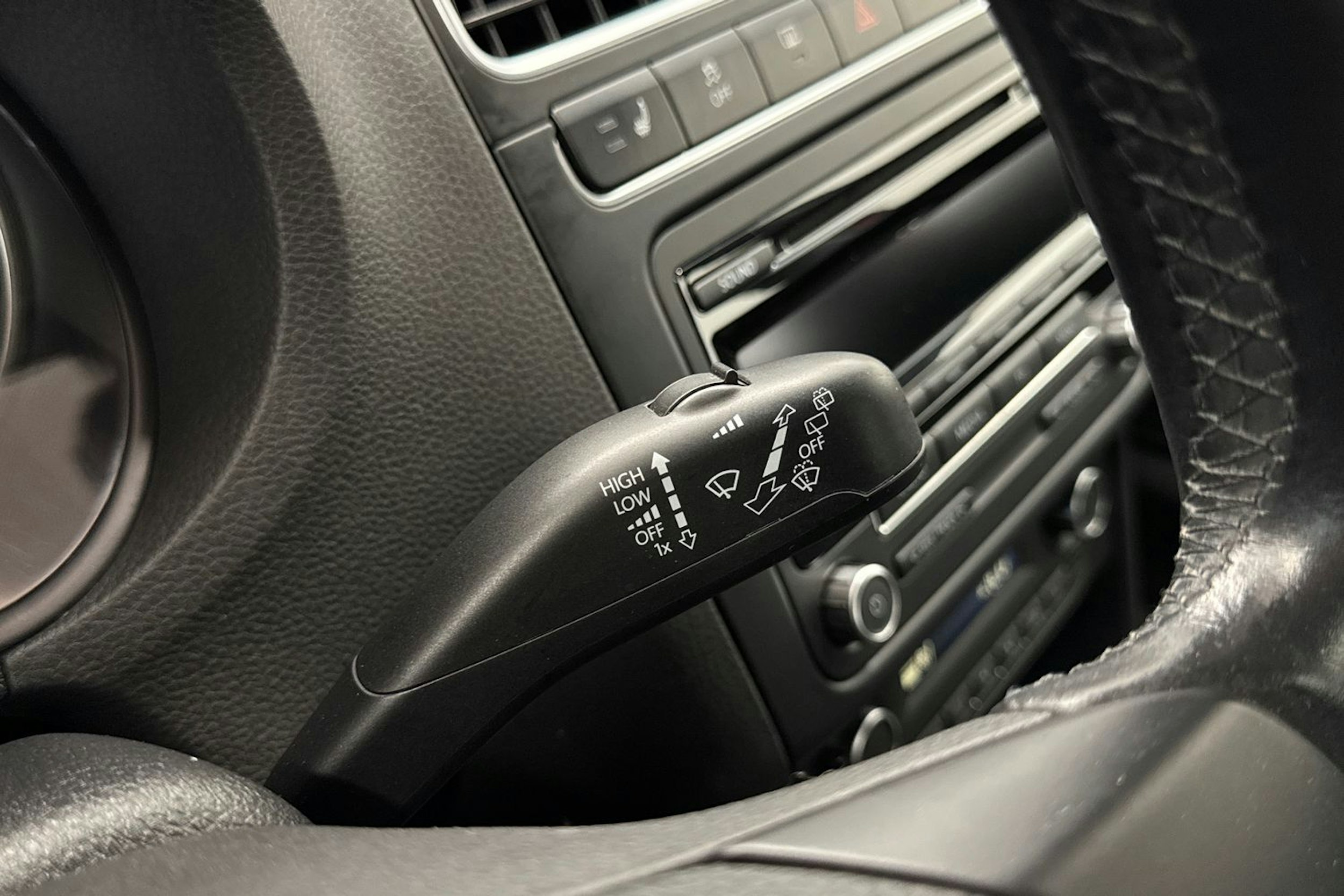 punainen Volkswagen Polo 2014 kuva 23.