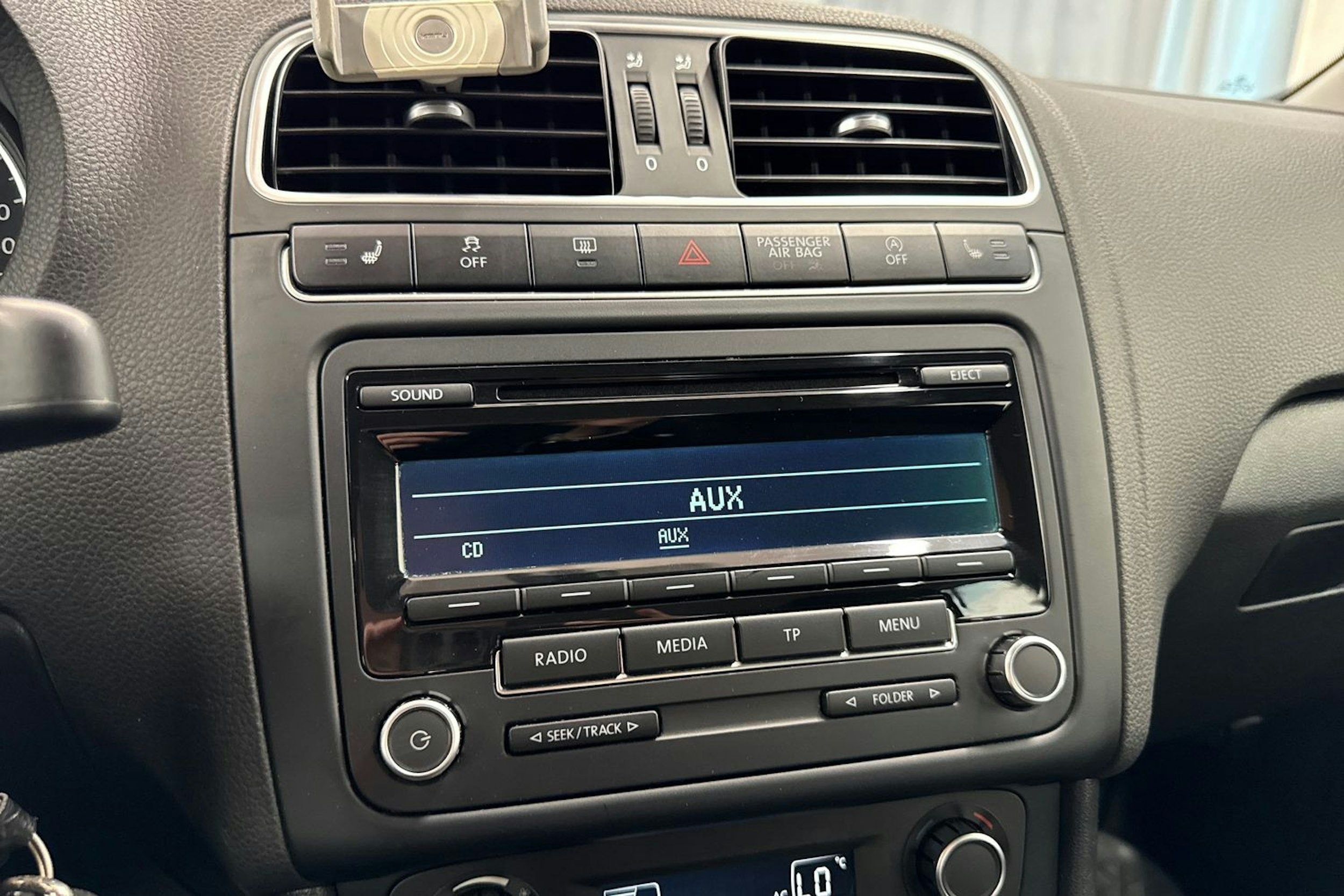 punainen Volkswagen Polo 2014 kuva 24.