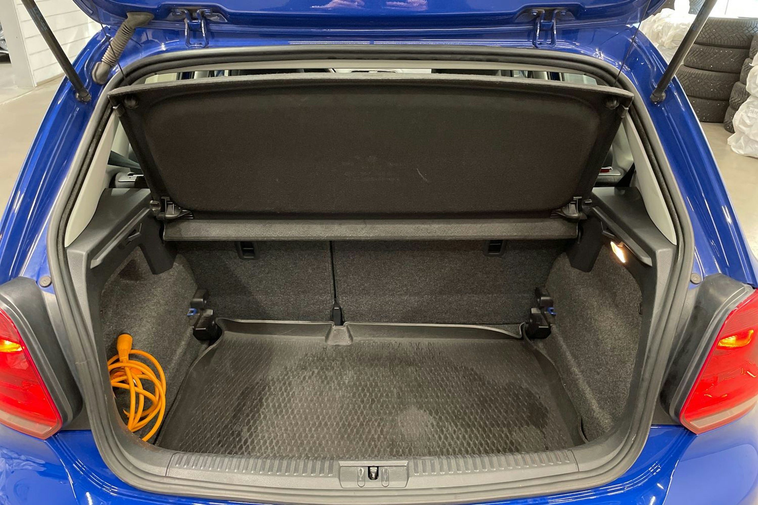 Sininen Volkswagen POLO 2014 kuva 14.