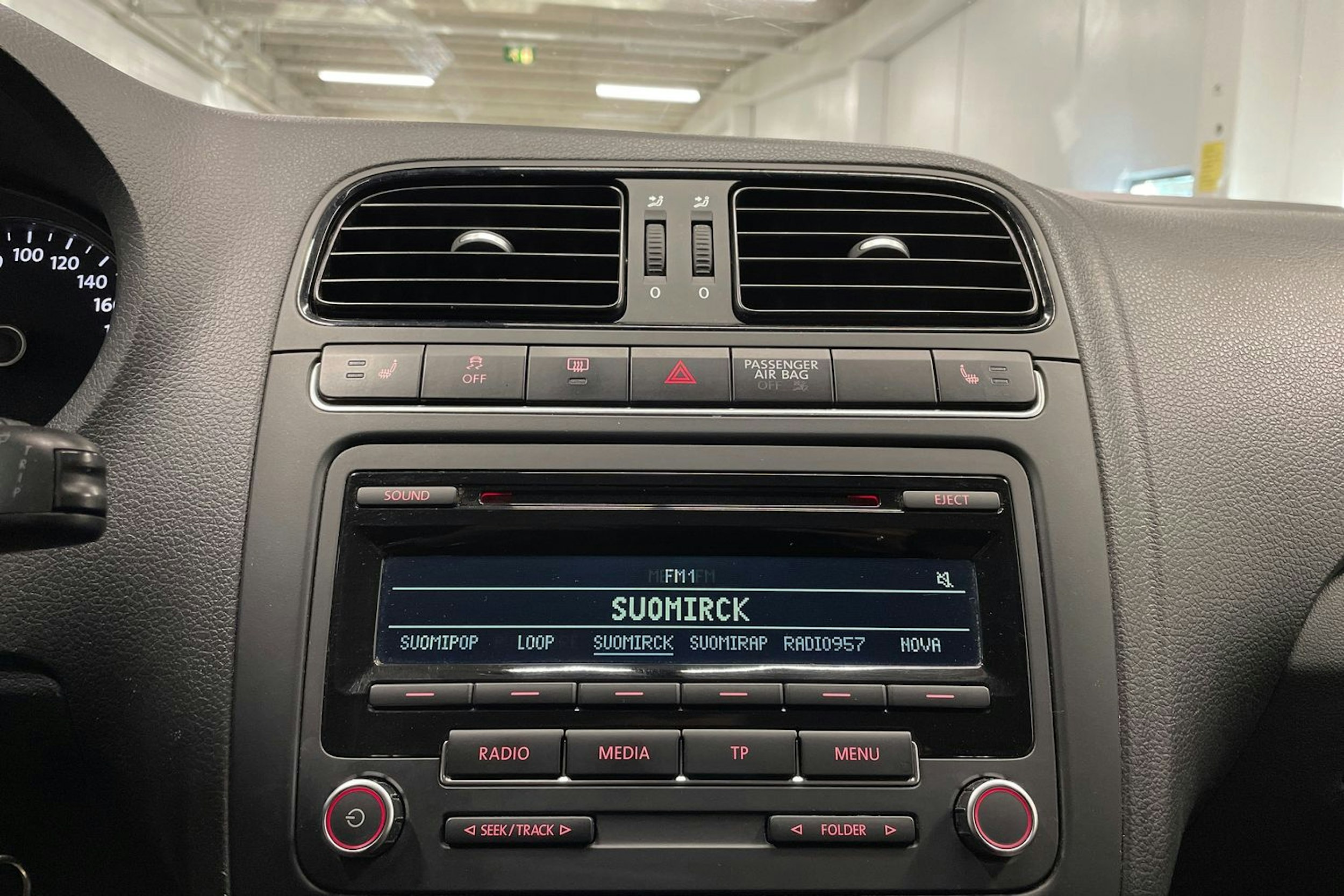 Sininen Volkswagen POLO 2014 kuva 16.