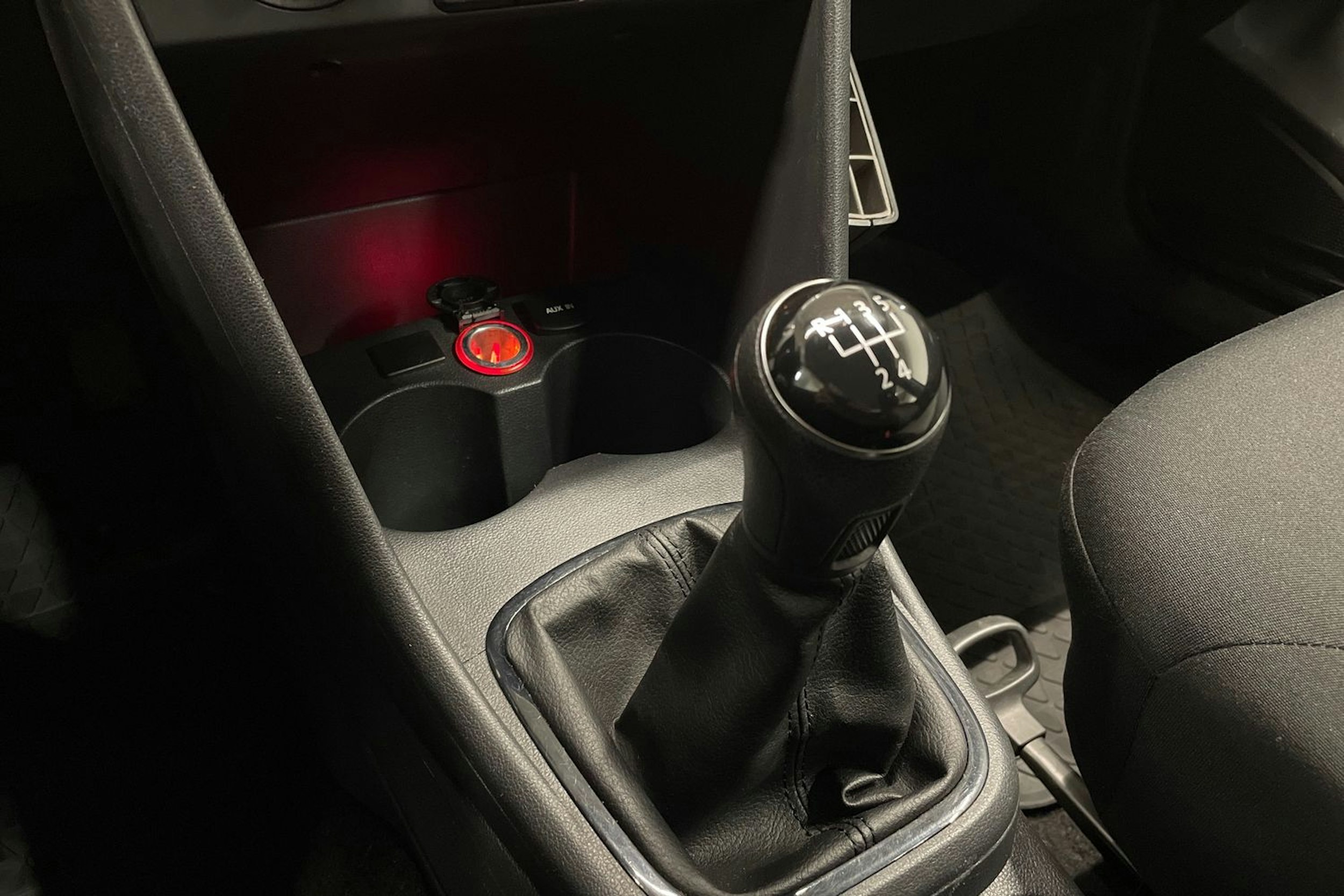 Sininen Volkswagen POLO 2014 kuva 18.