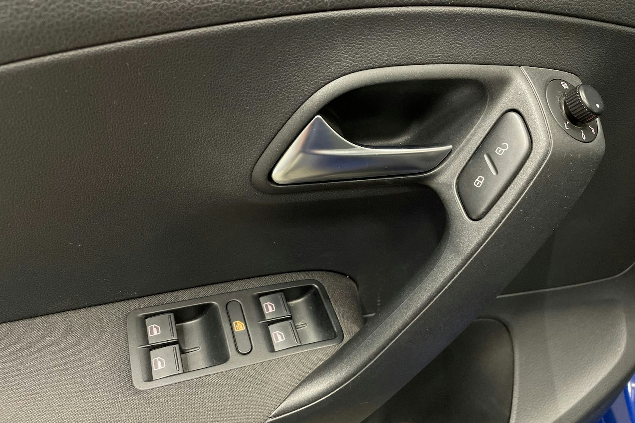 Sininen Volkswagen POLO 2014 kuva 20.