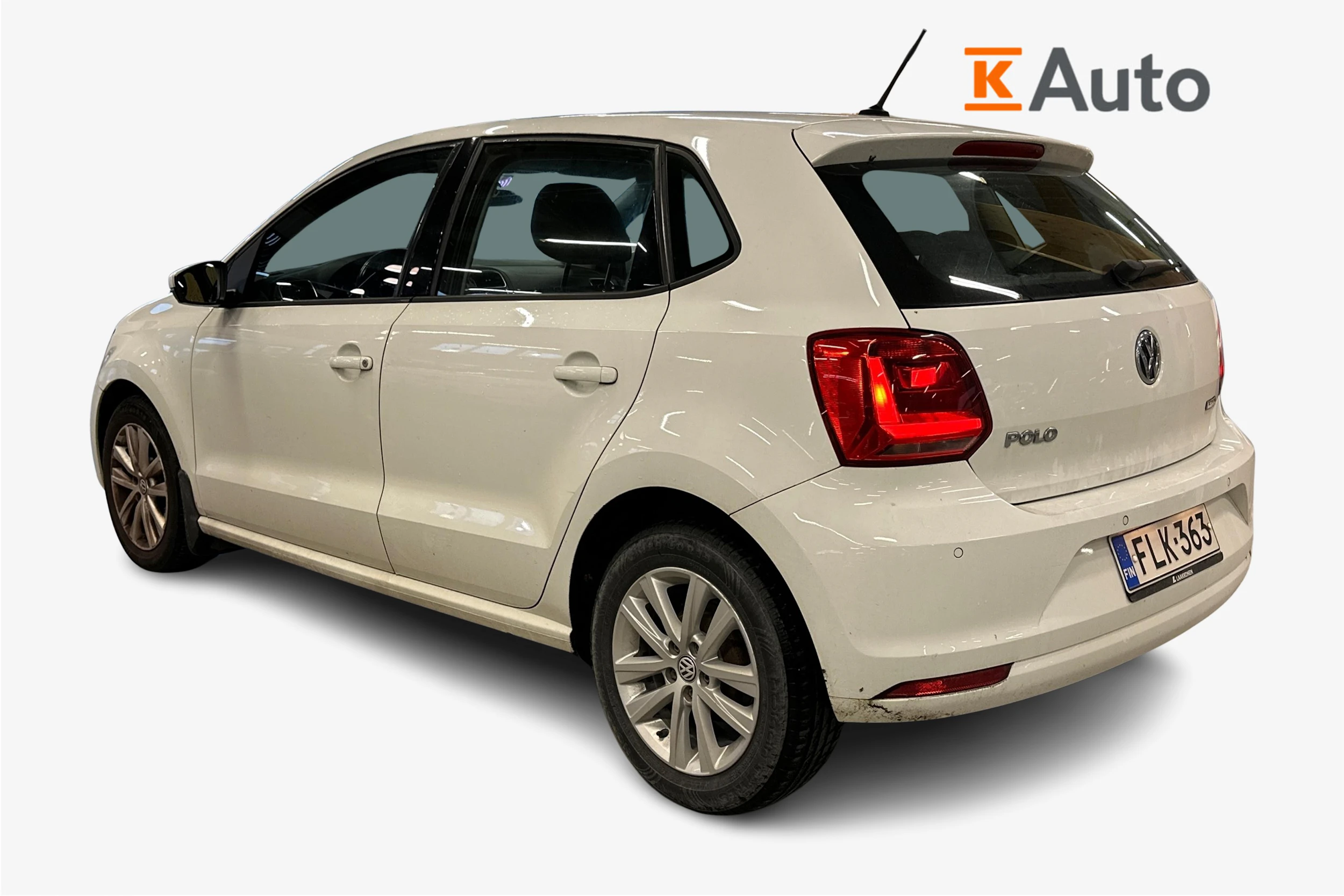 valkoinen Volkswagen Polo 2015 kuva 2.
