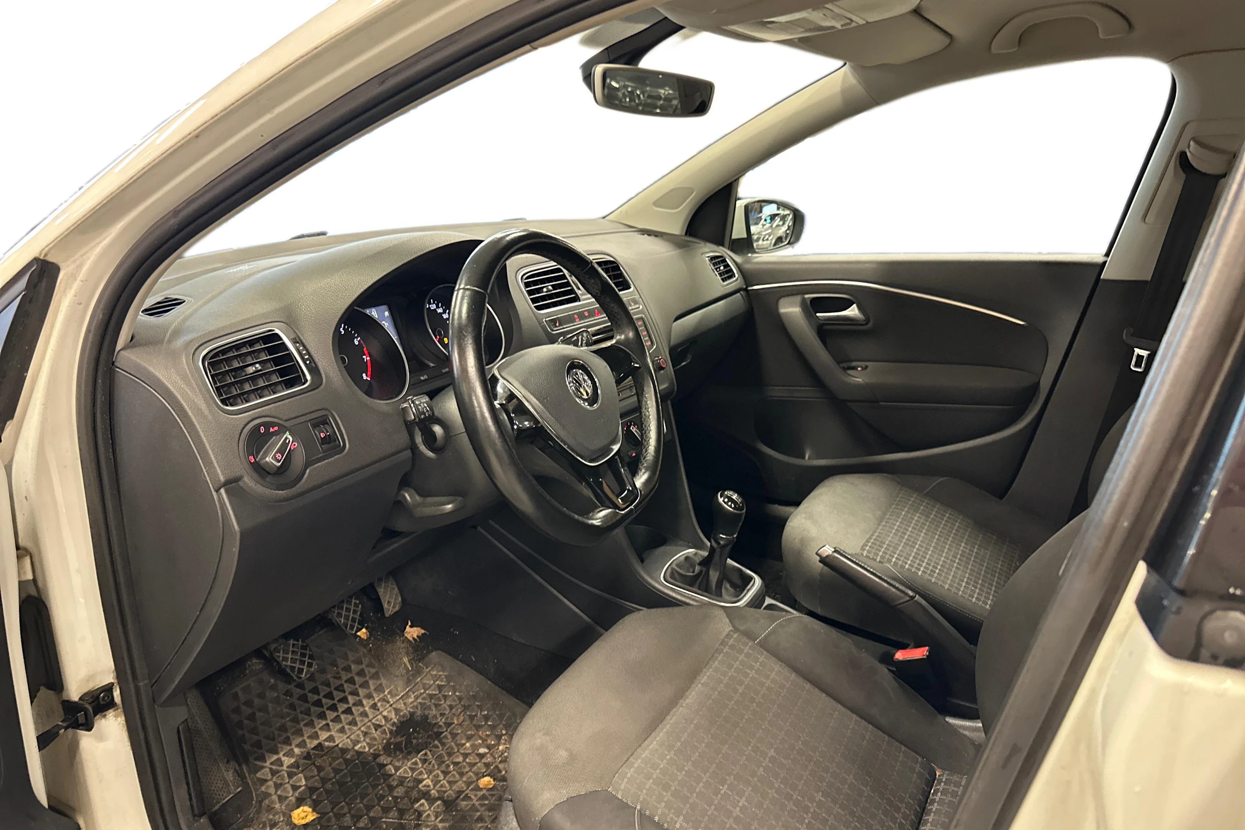 valkoinen Volkswagen Polo 2015 kuva 3.
