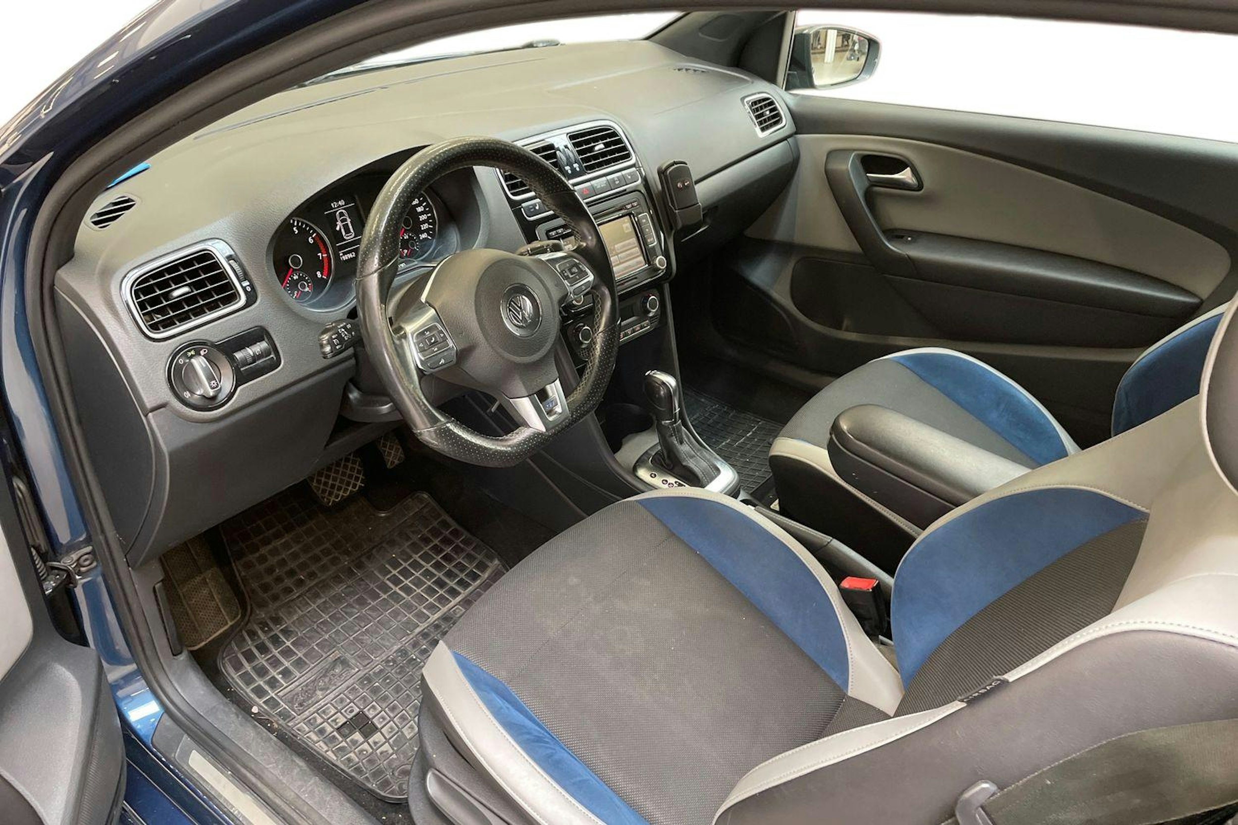 sininen Volkswagen Polo 2014 kuva 3.