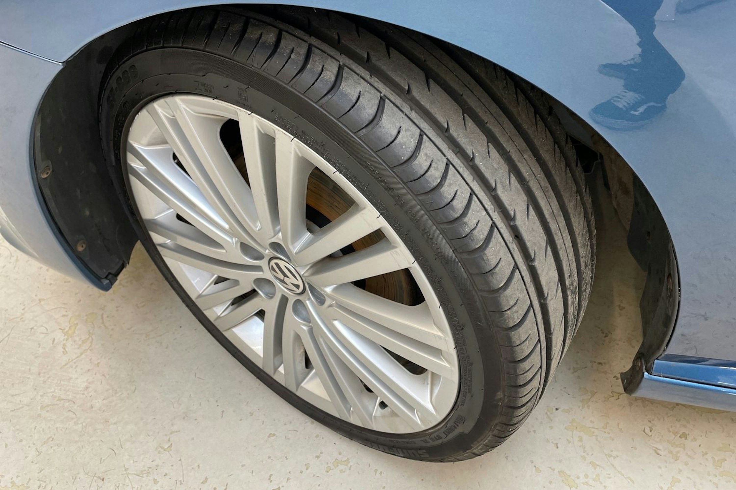 sininen Volkswagen Polo 2014 kuva 13.
