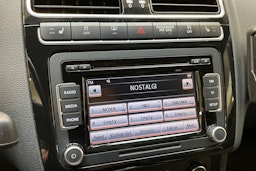 sininen Volkswagen Polo 2014 kuva 17.