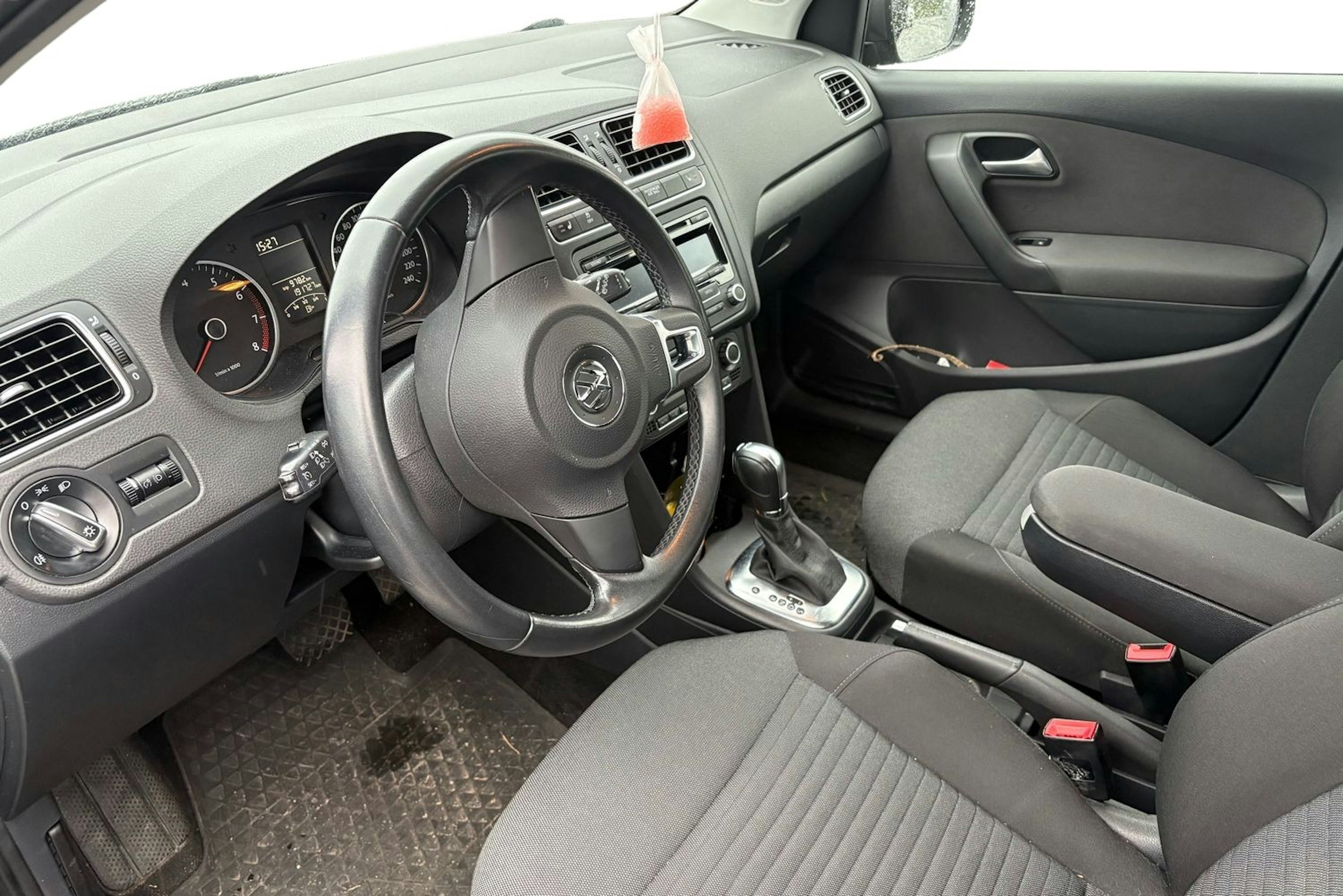harmaa Volkswagen Polo 2014 kuva 3.