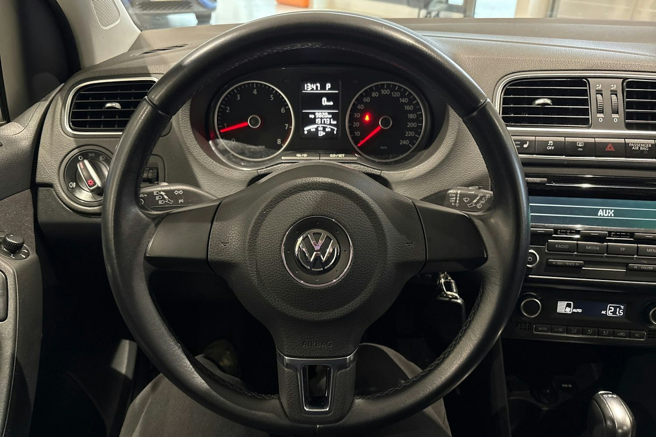 harmaa Volkswagen Polo 2014 kuva 14.