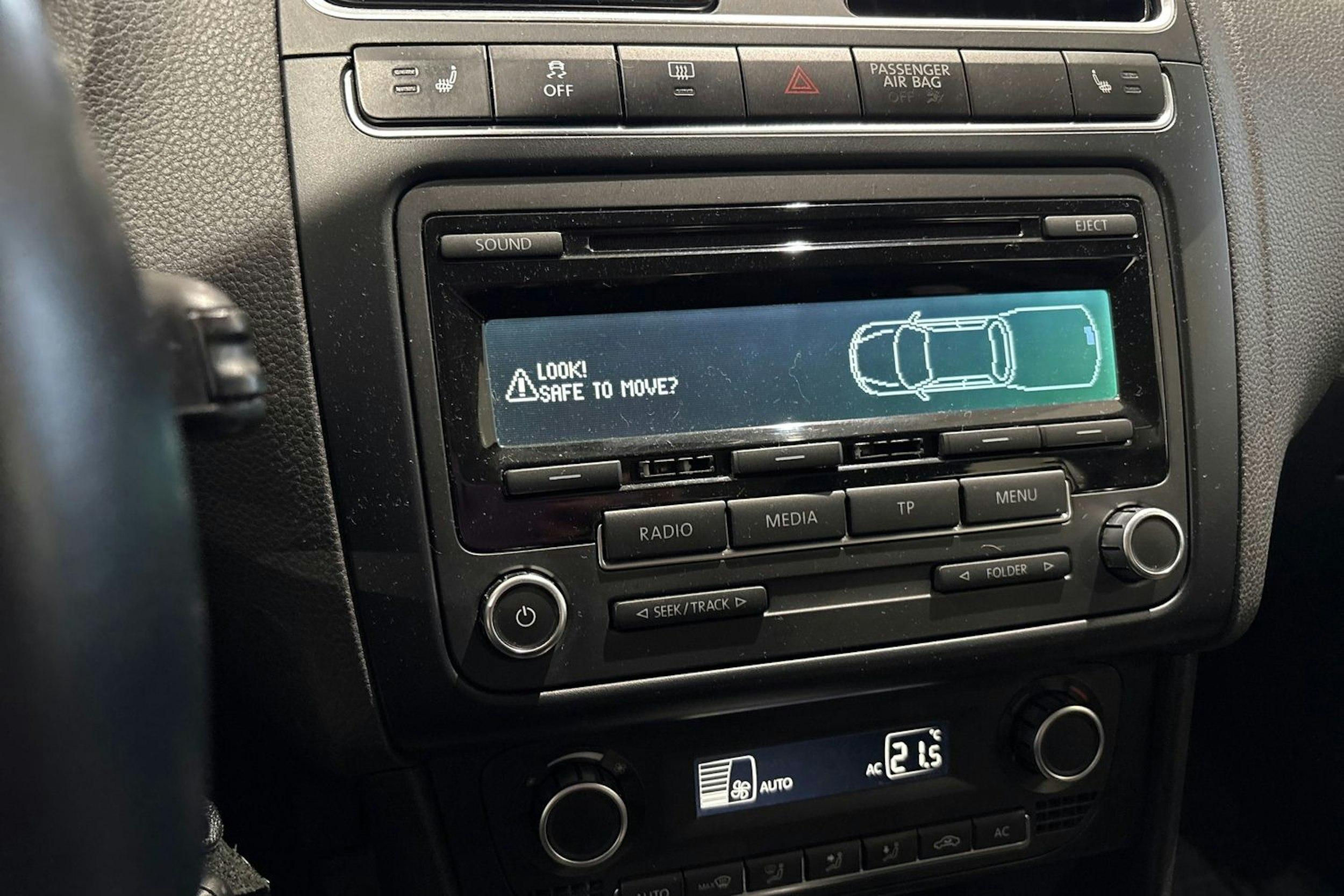 harmaa Volkswagen Polo 2014 kuva 16.