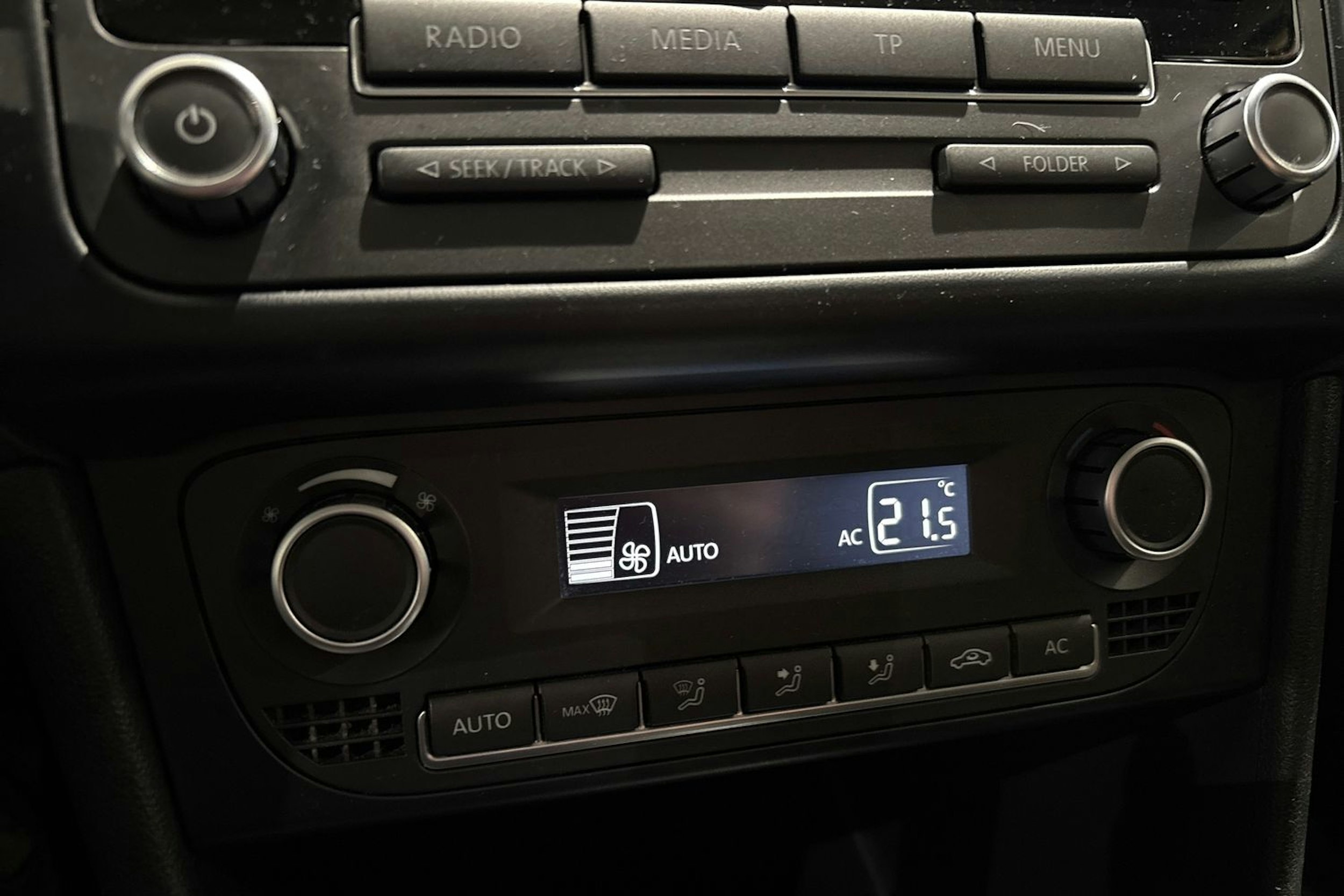 harmaa Volkswagen Polo 2014 kuva 17.