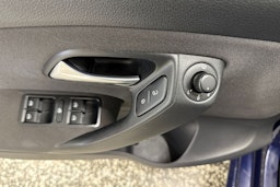 sininen Volkswagen Polo 2014 kuva 18.