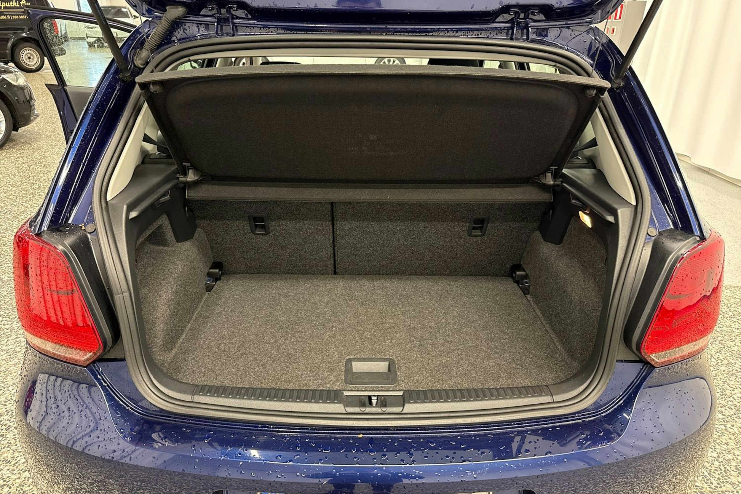 sininen Volkswagen Polo 2014 kuva 19.