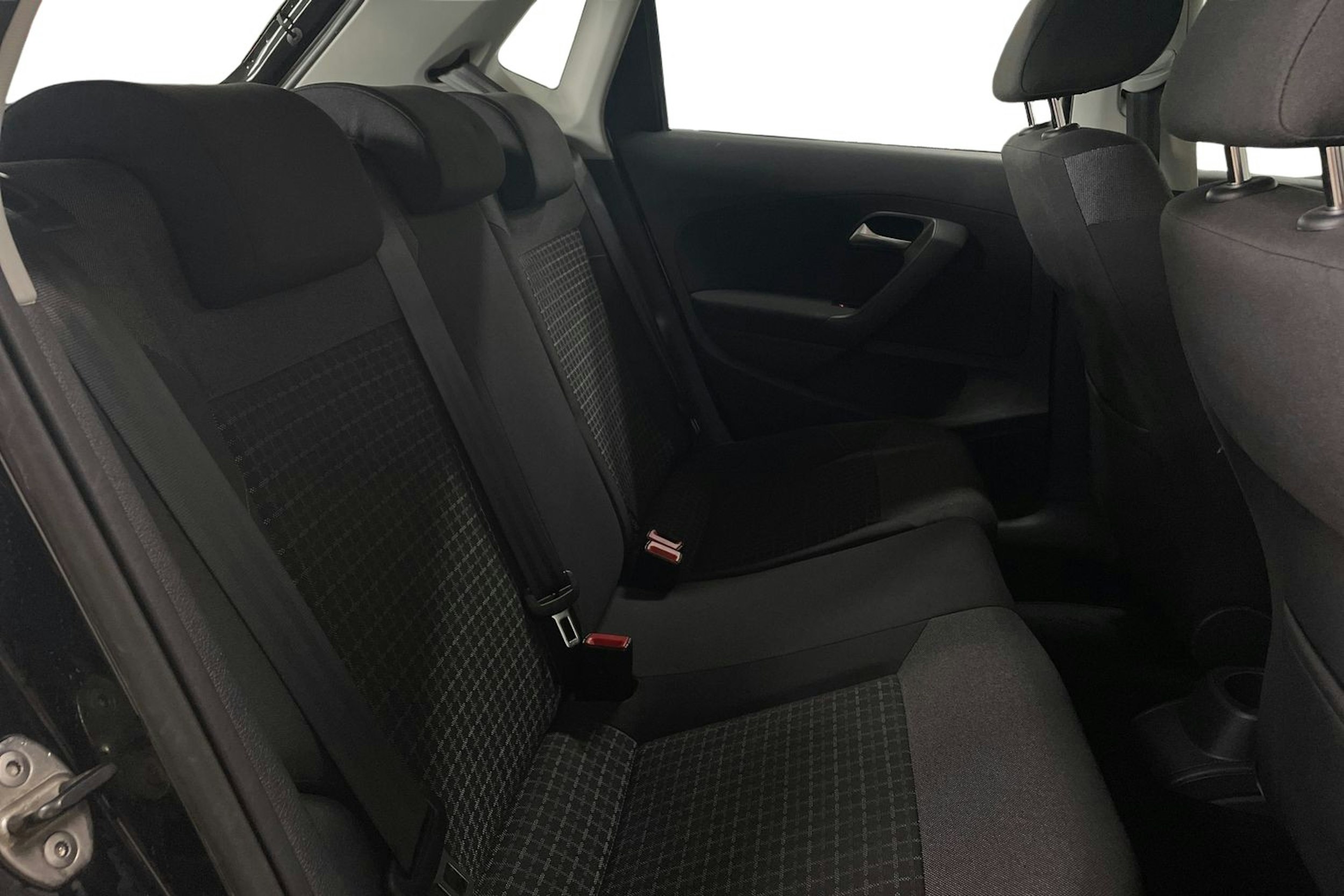 musta Volkswagen Polo 2015 kuva 10.