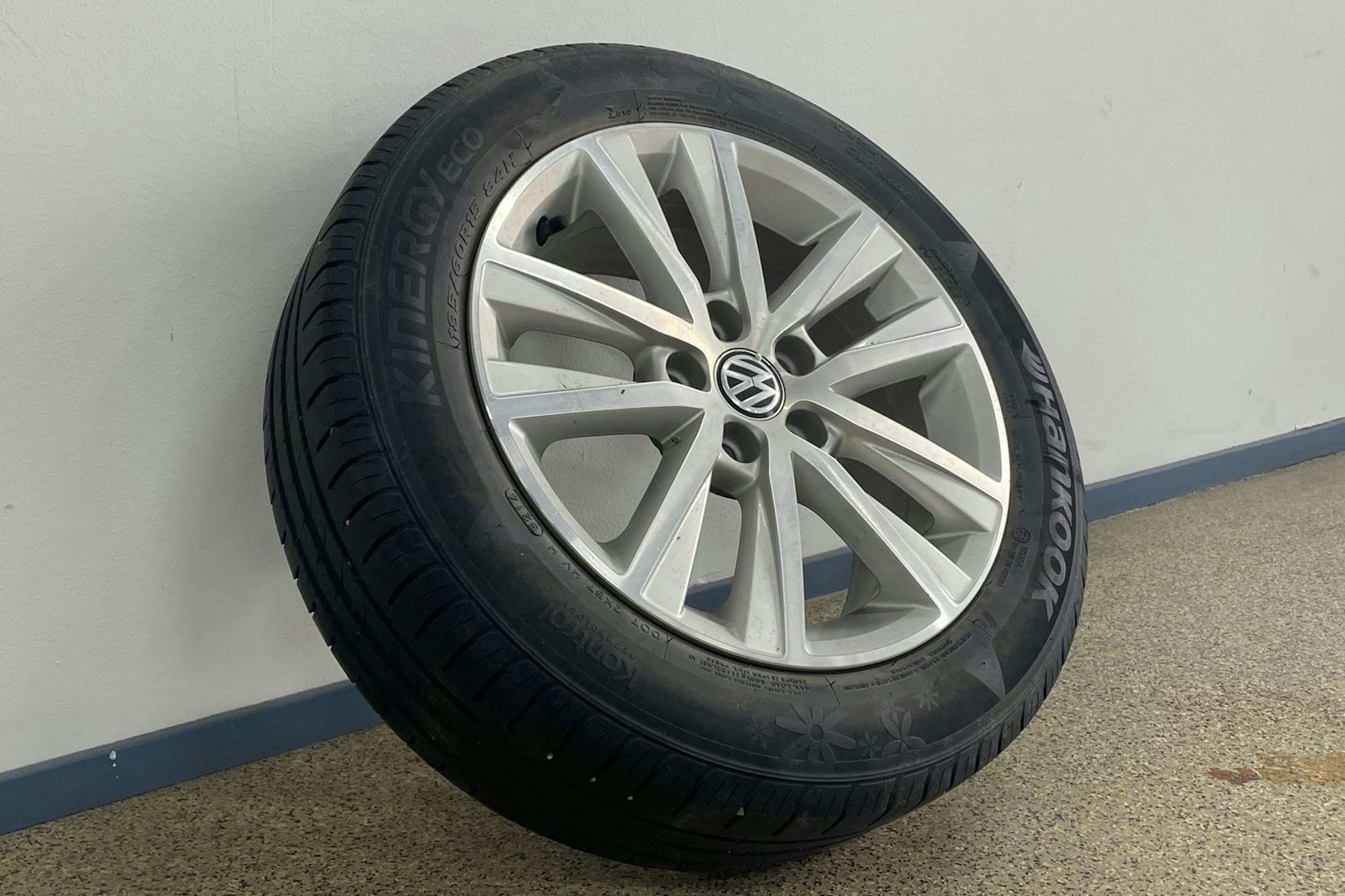 musta Volkswagen Polo 2015 kuva 13.