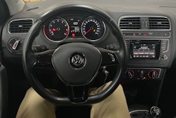 musta Volkswagen Polo 2015 kuva 14.