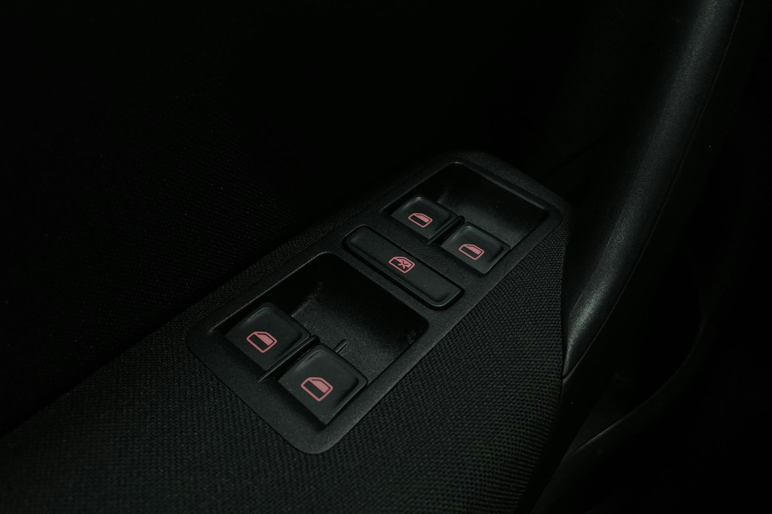musta Volkswagen Polo 2015 kuva 19.