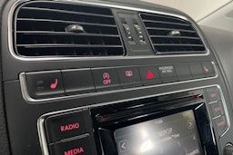 musta Volkswagen Polo 2015 kuva 20.