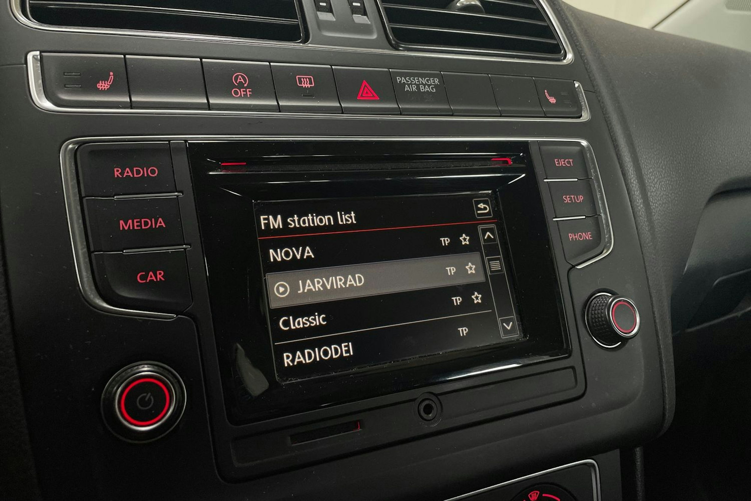 musta Volkswagen Polo 2015 kuva 21.