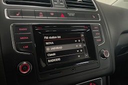 musta Volkswagen Polo 2015 kuva 21.