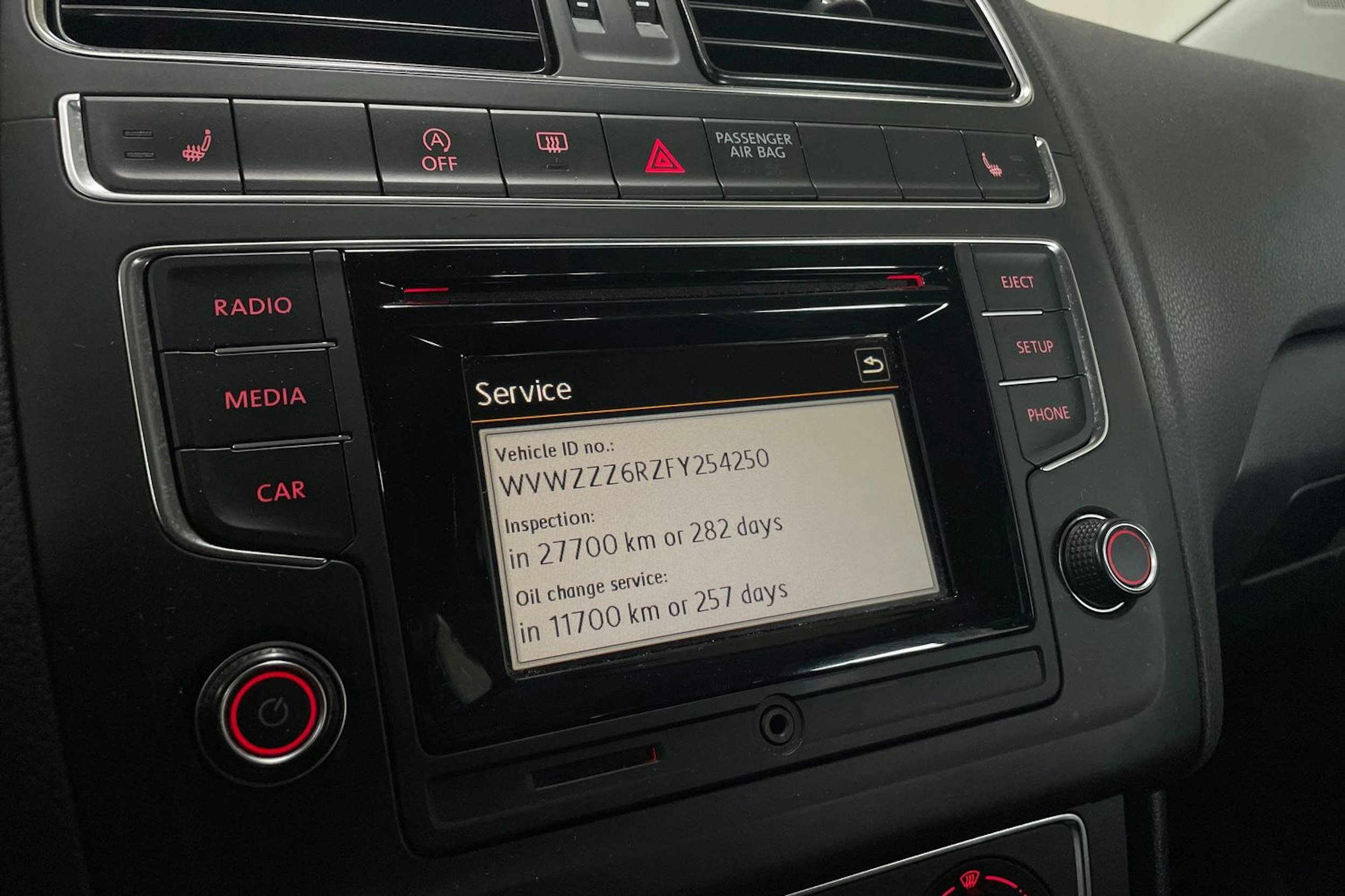 musta Volkswagen Polo 2015 kuva 23.