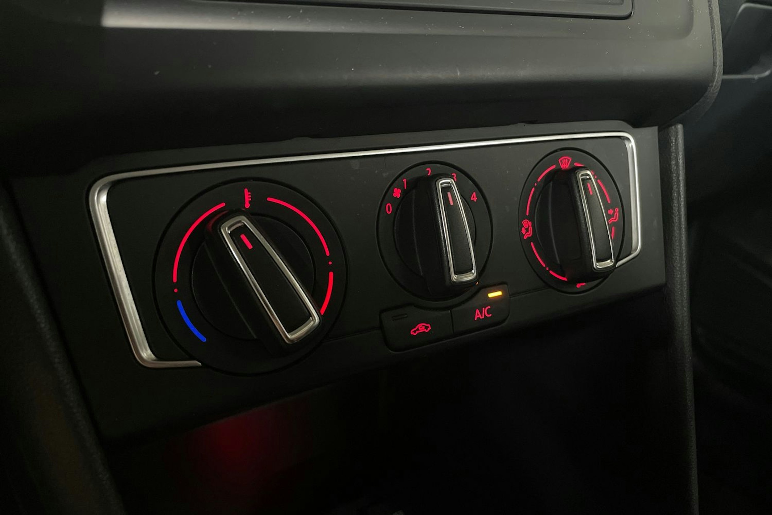 musta Volkswagen Polo 2015 kuva 24.