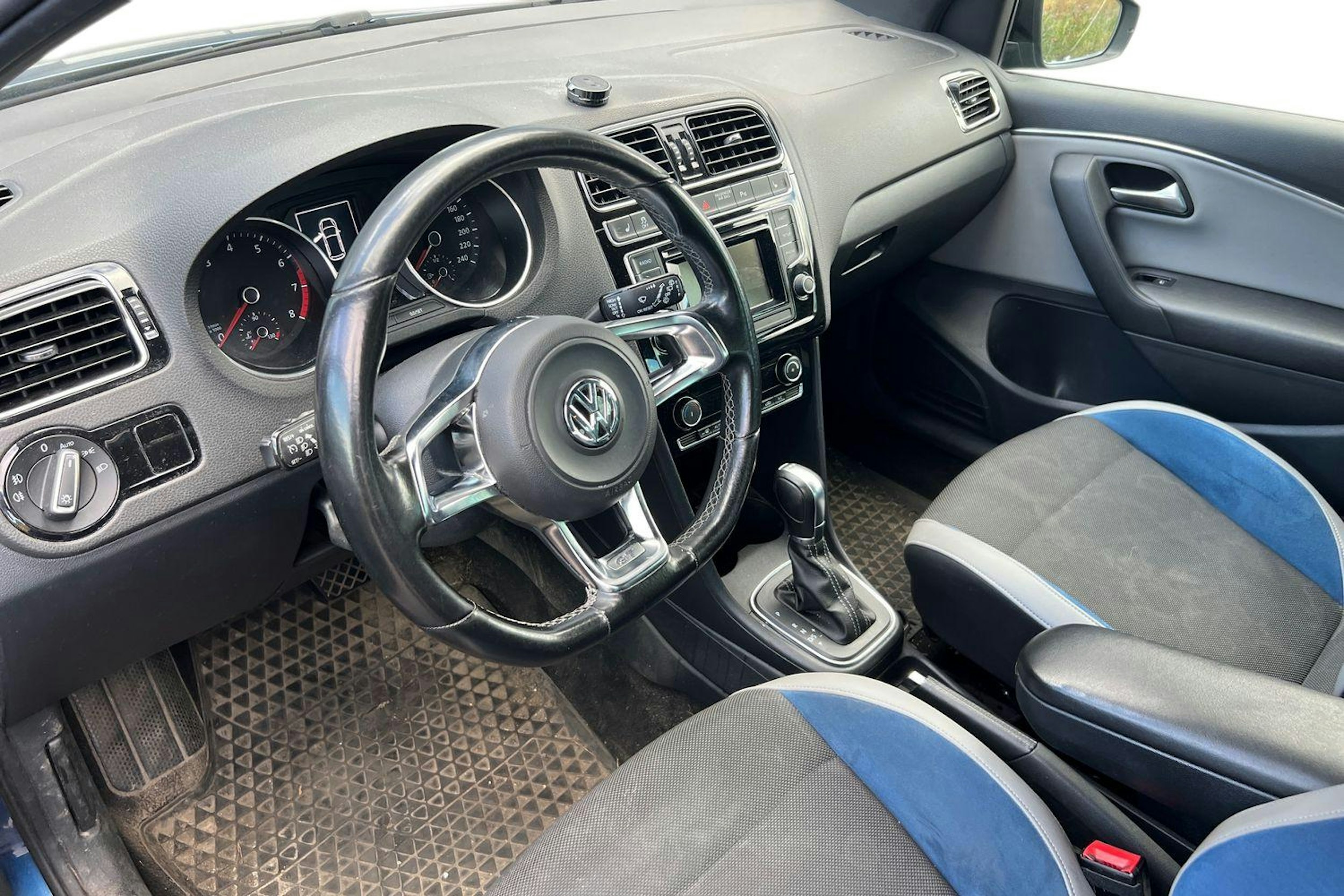 met. sininen Volkswagen Polo 2015 kuva 3.