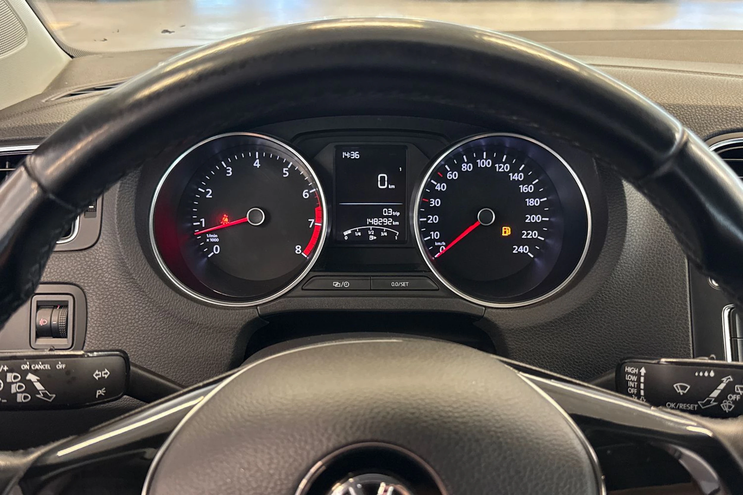 Hopea Volkswagen POLO 2015 kuva 12.