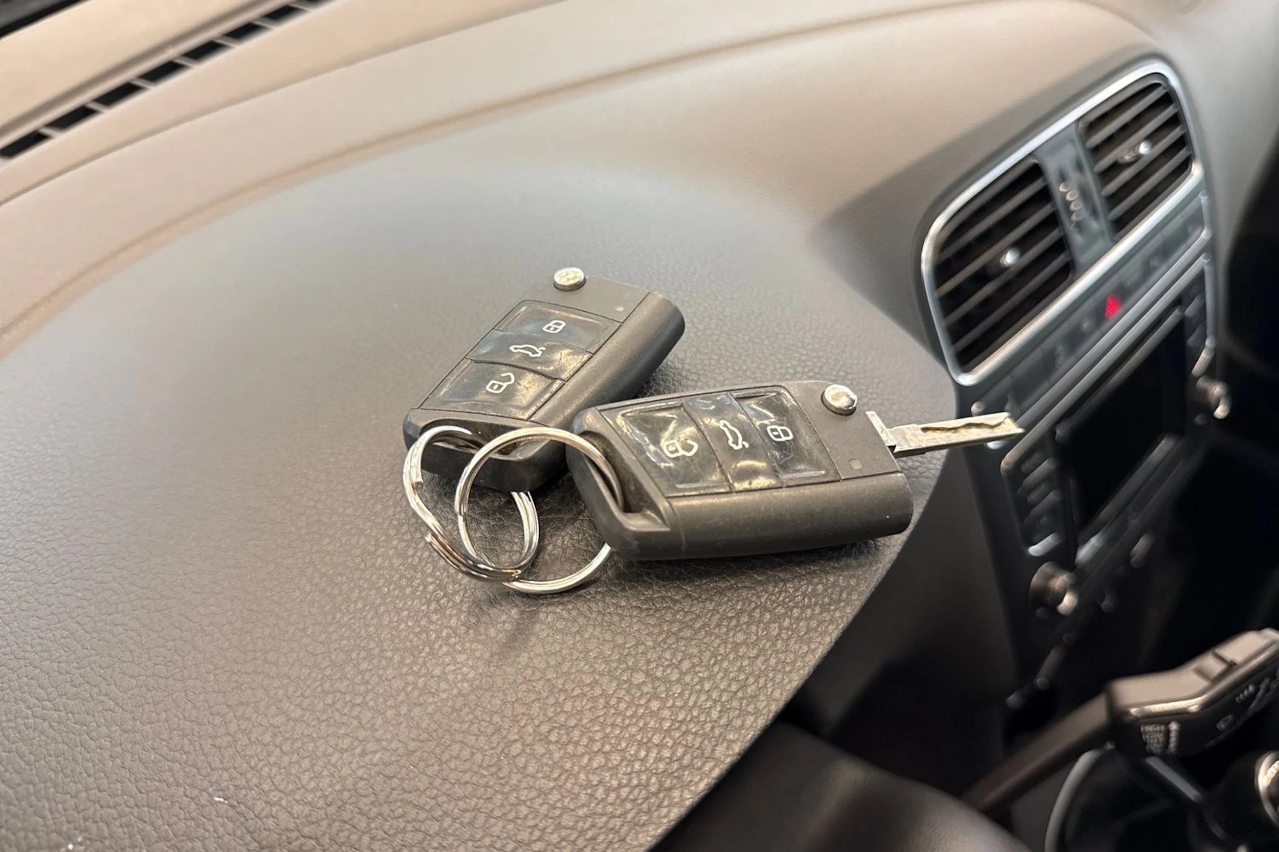 Hopea Volkswagen POLO 2015 kuva 15.