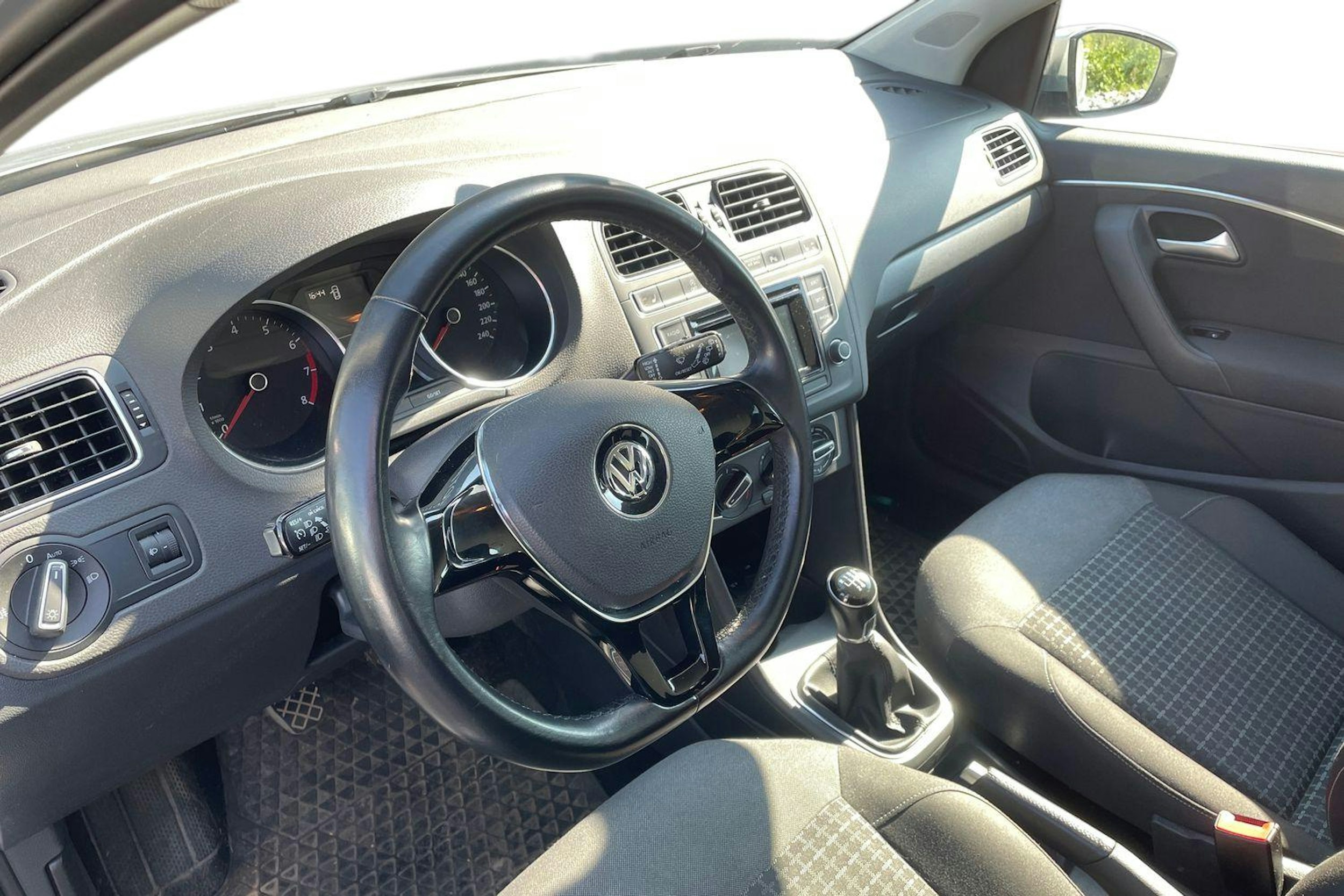 hopea Volkswagen Polo 2015 kuva 3.