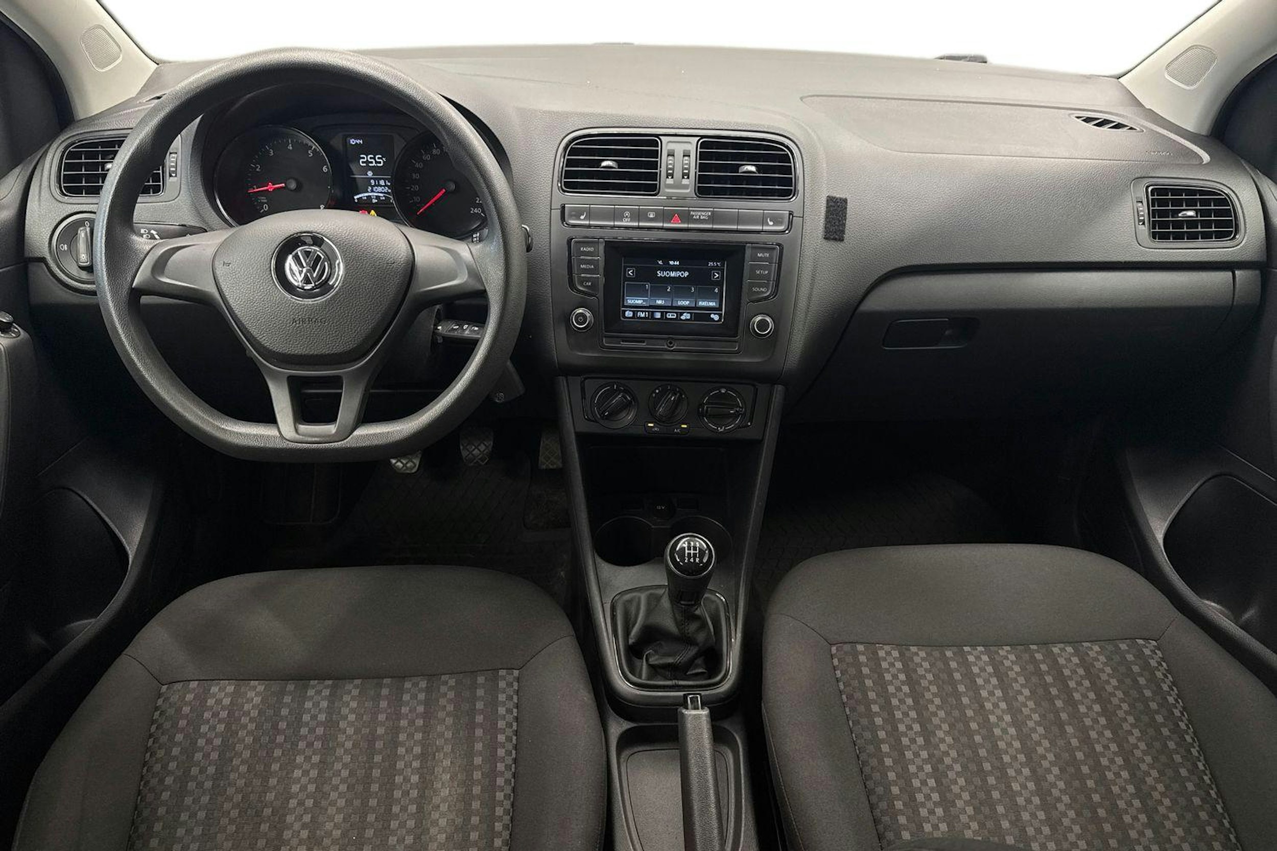 harmaa Volkswagen Polo 2015 kuva 9.