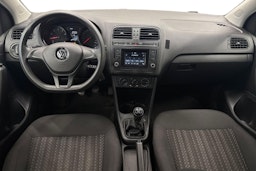harmaa Volkswagen Polo 2015 kuva 9.