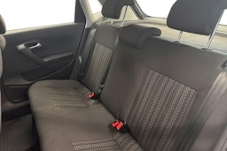 harmaa Volkswagen Polo 2015 kuva 10.