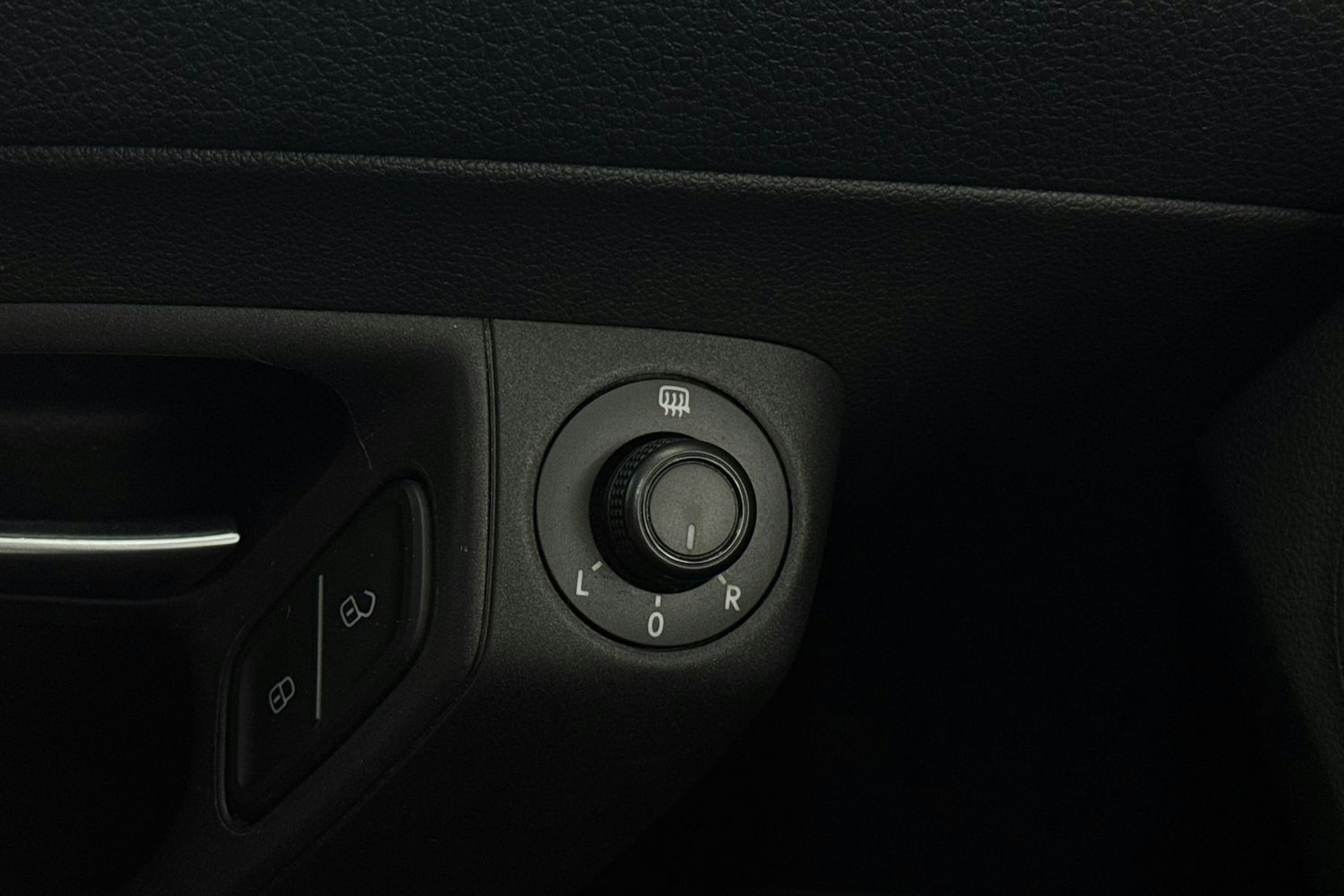 harmaa Volkswagen Polo 2015 kuva 17.