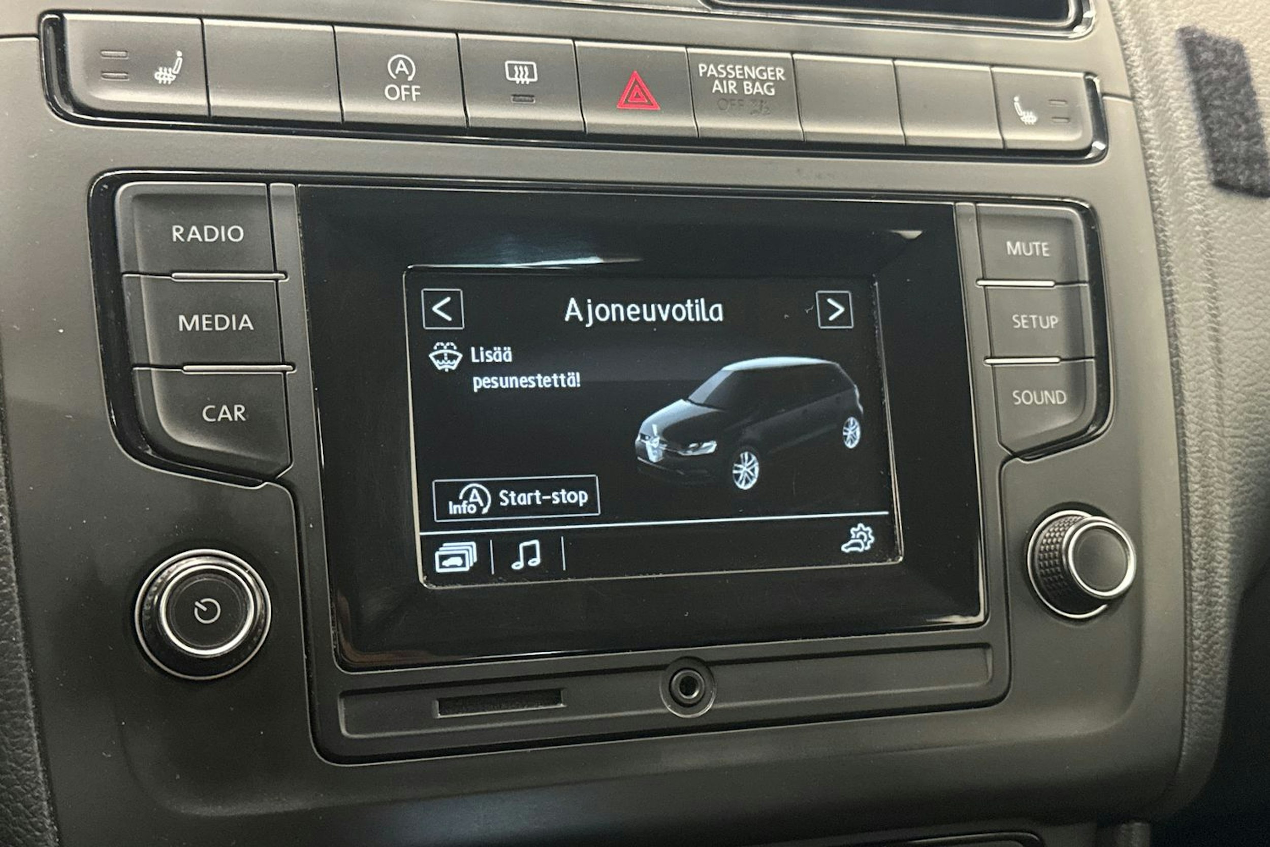 harmaa Volkswagen Polo 2015 kuva 22.