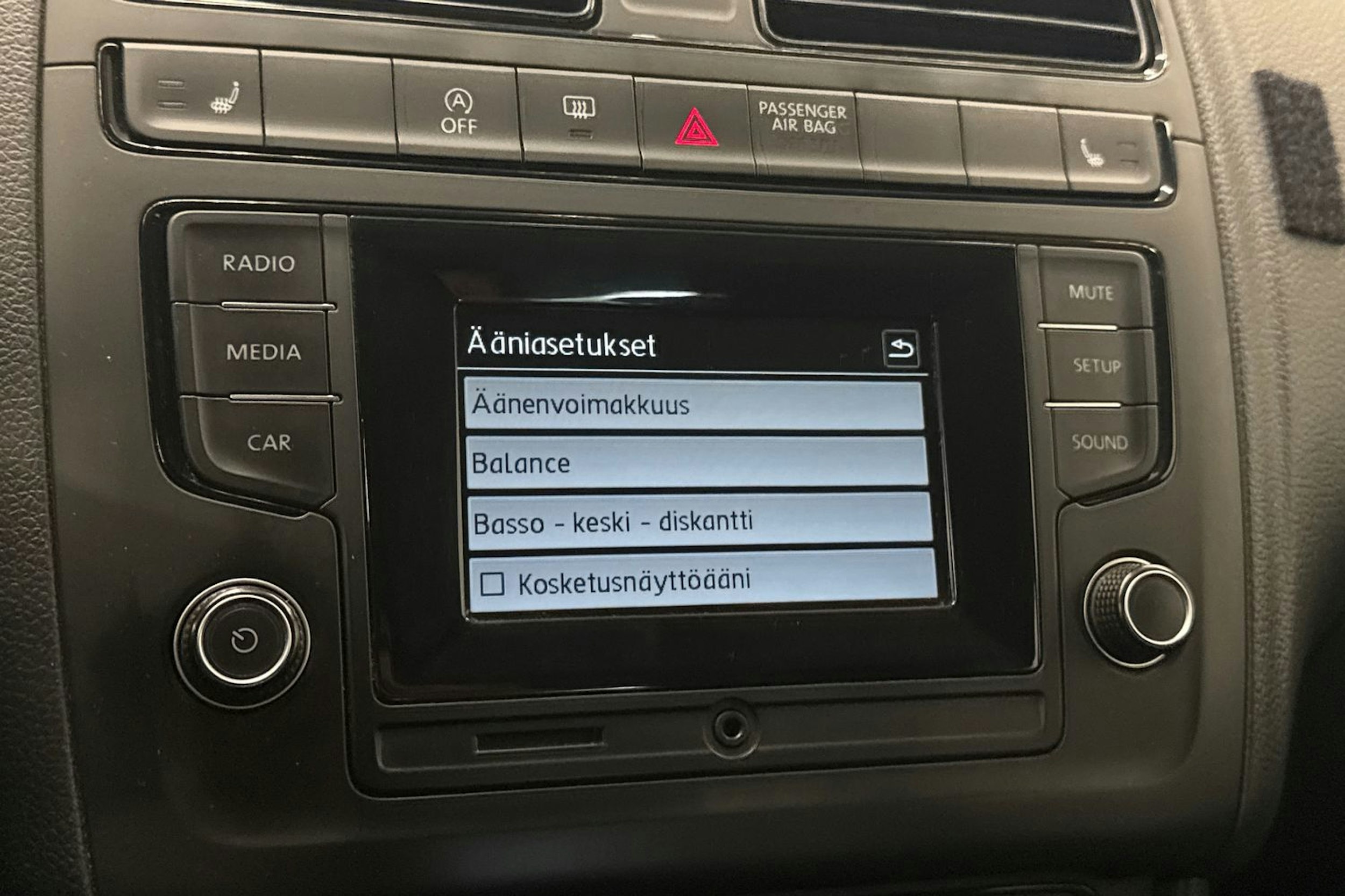 harmaa Volkswagen Polo 2015 kuva 23.