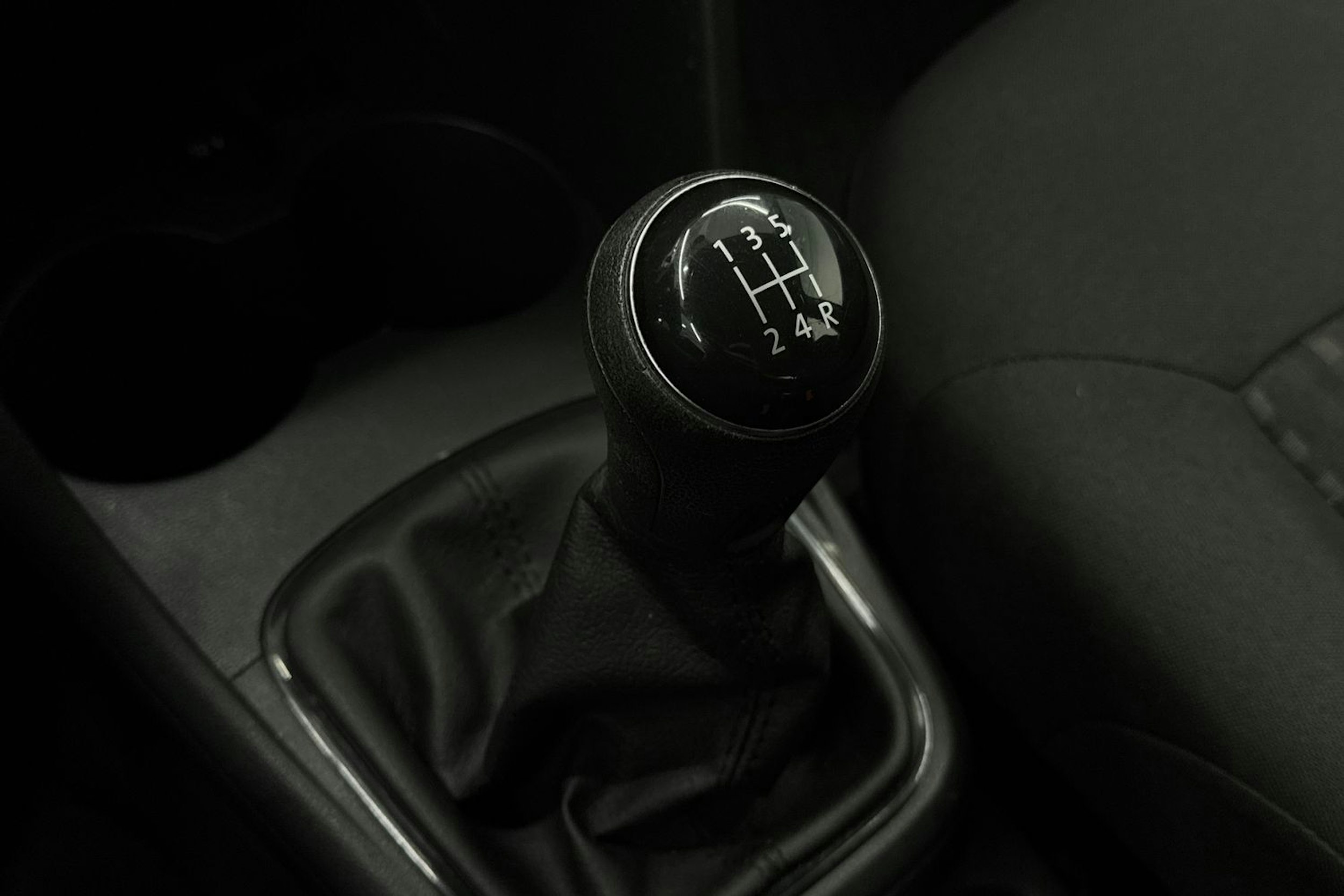 harmaa Volkswagen Polo 2015 kuva 26.