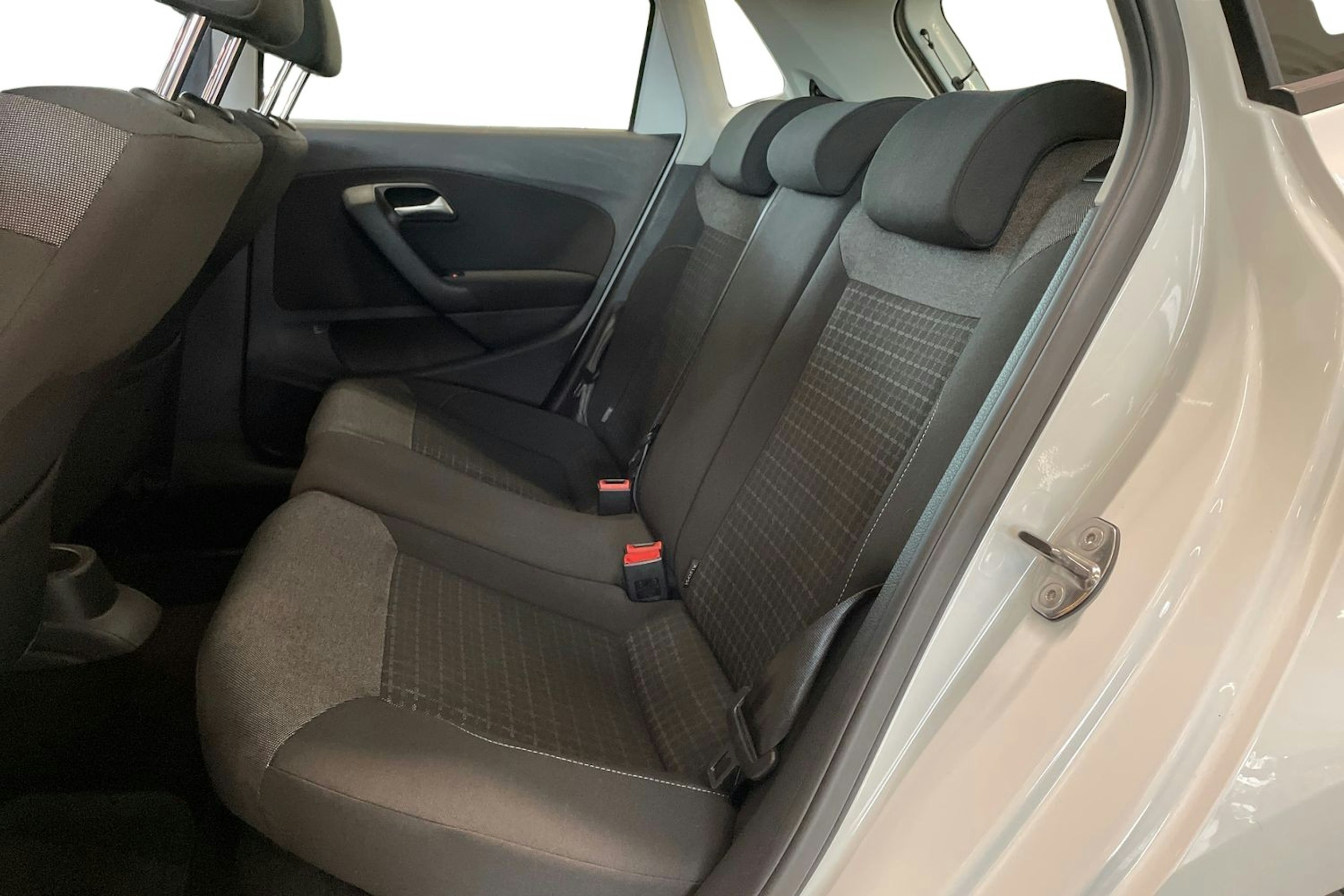 valkoinen Volkswagen Polo 2015 kuva 10.