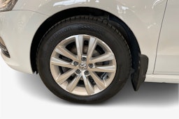 valkoinen Volkswagen Polo 2015 kuva 11.