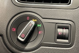 valkoinen Volkswagen Polo 2015 kuva 18.