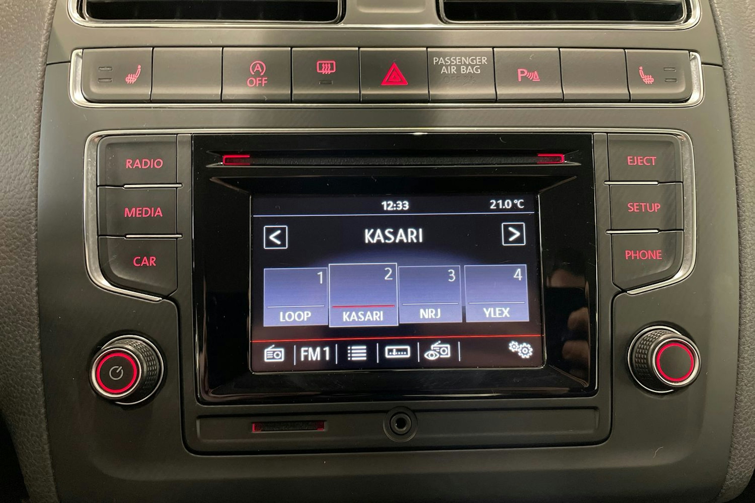 valkoinen Volkswagen Polo 2015 kuva 21.