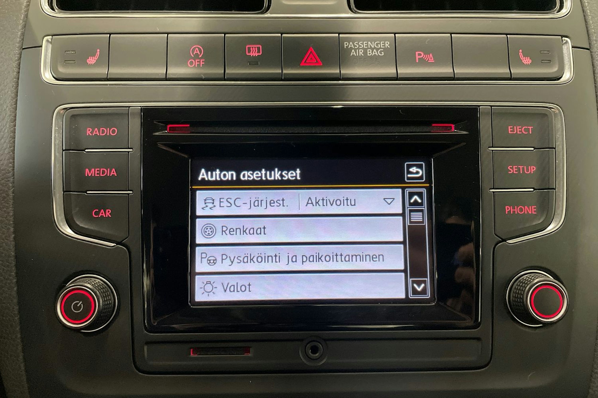 valkoinen Volkswagen Polo 2015 kuva 23.