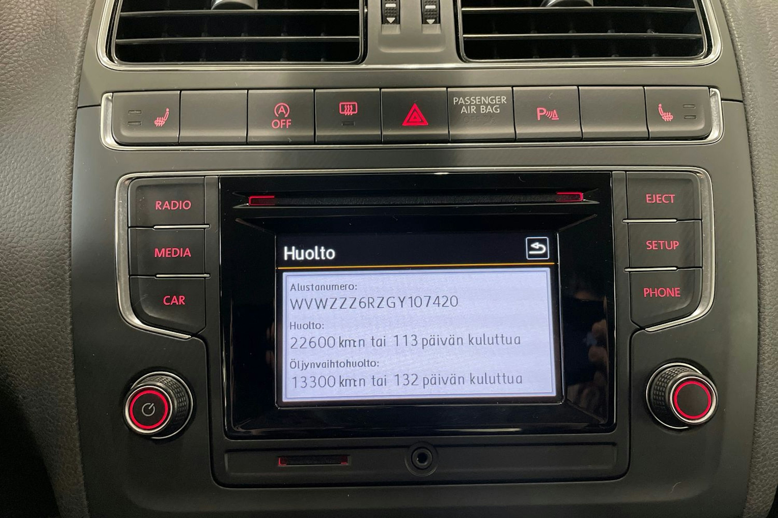 valkoinen Volkswagen Polo 2015 kuva 24.