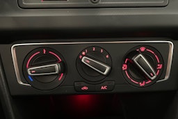 valkoinen Volkswagen Polo 2015 kuva 26.