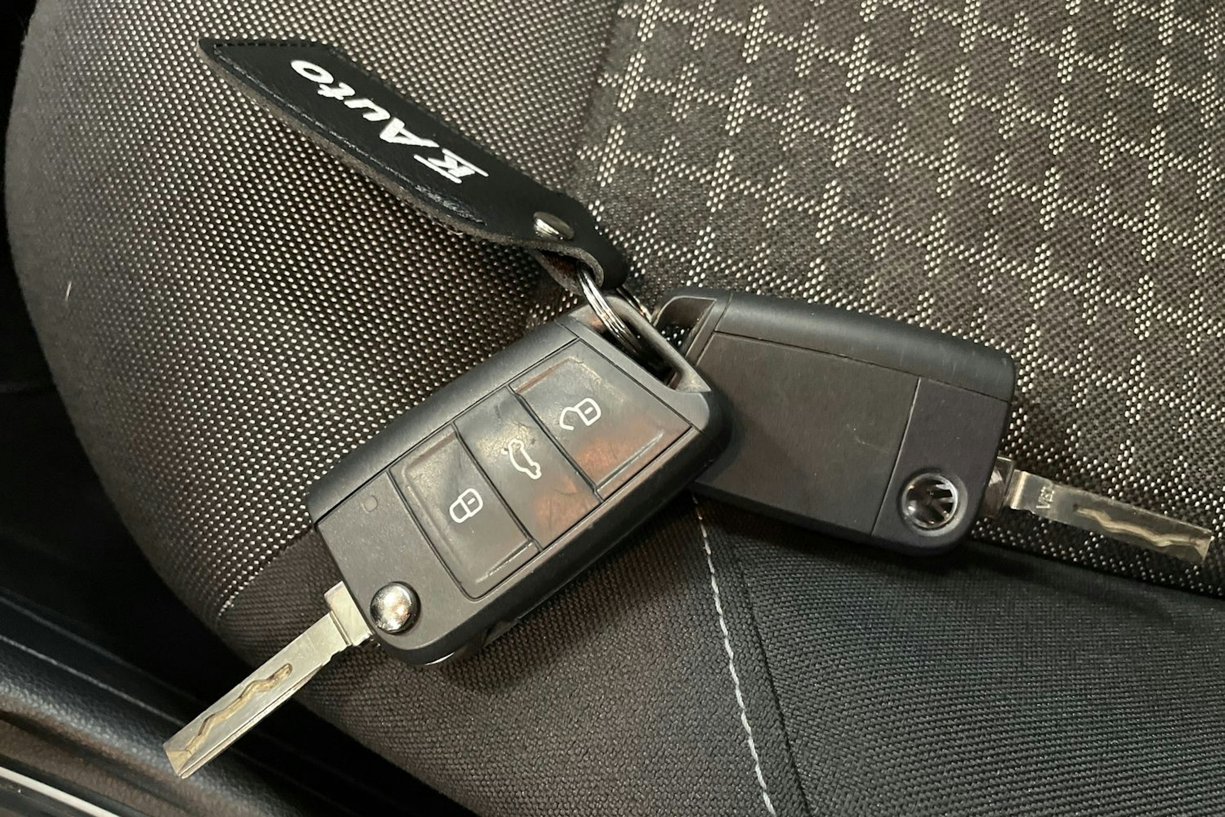 valkoinen Volkswagen Polo 2015 kuva 30.
